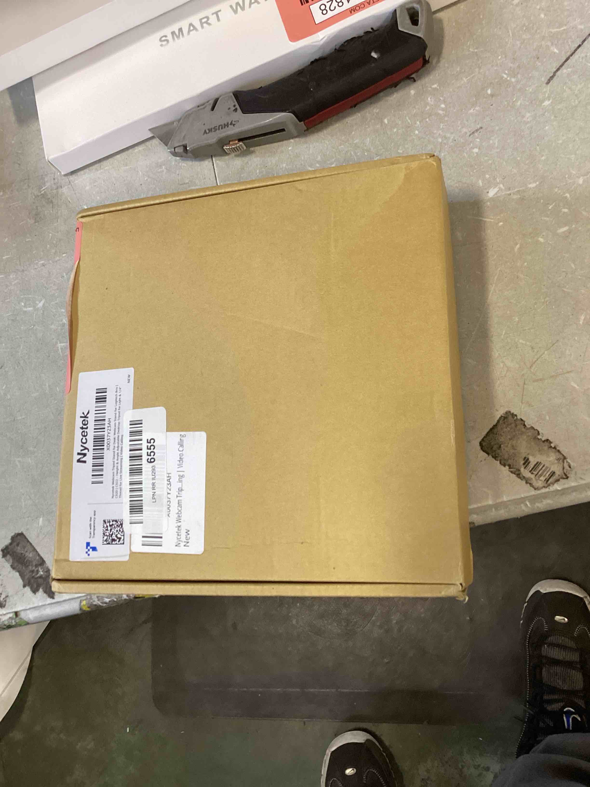https://s3.amazonaws.com/lotting-images-prod/bidfta/RED6731831_1721236961954.jpeg