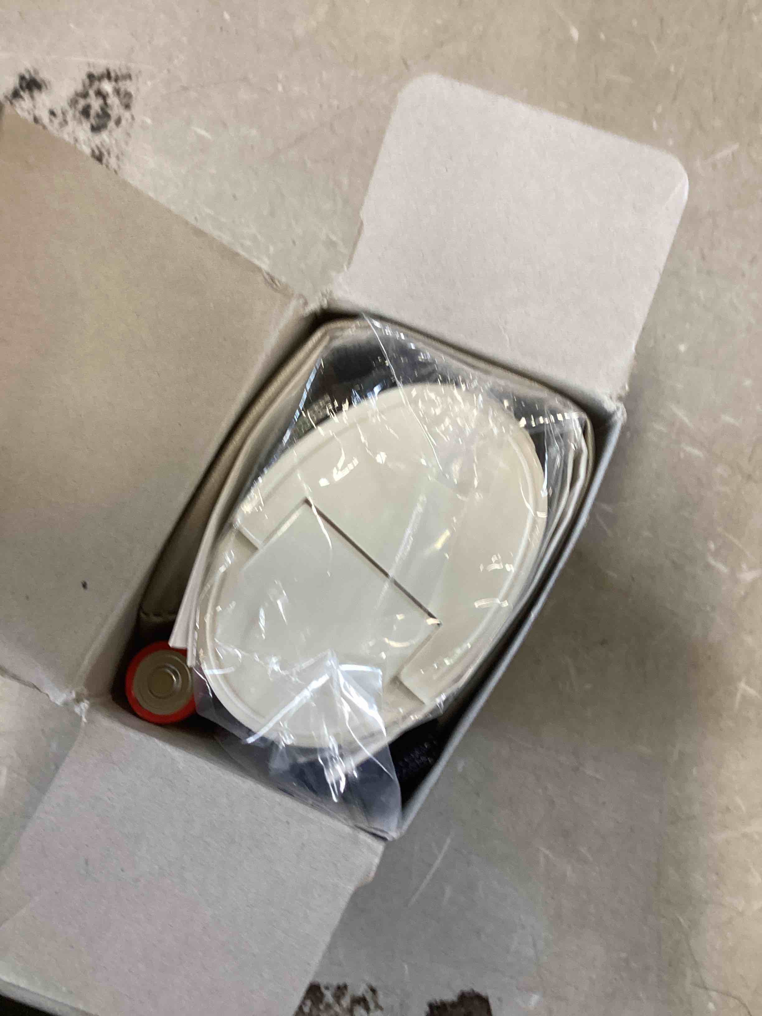 https://s3.amazonaws.com/lotting-images-prod/bidfta/RED6731871_1721238830681.jpeg