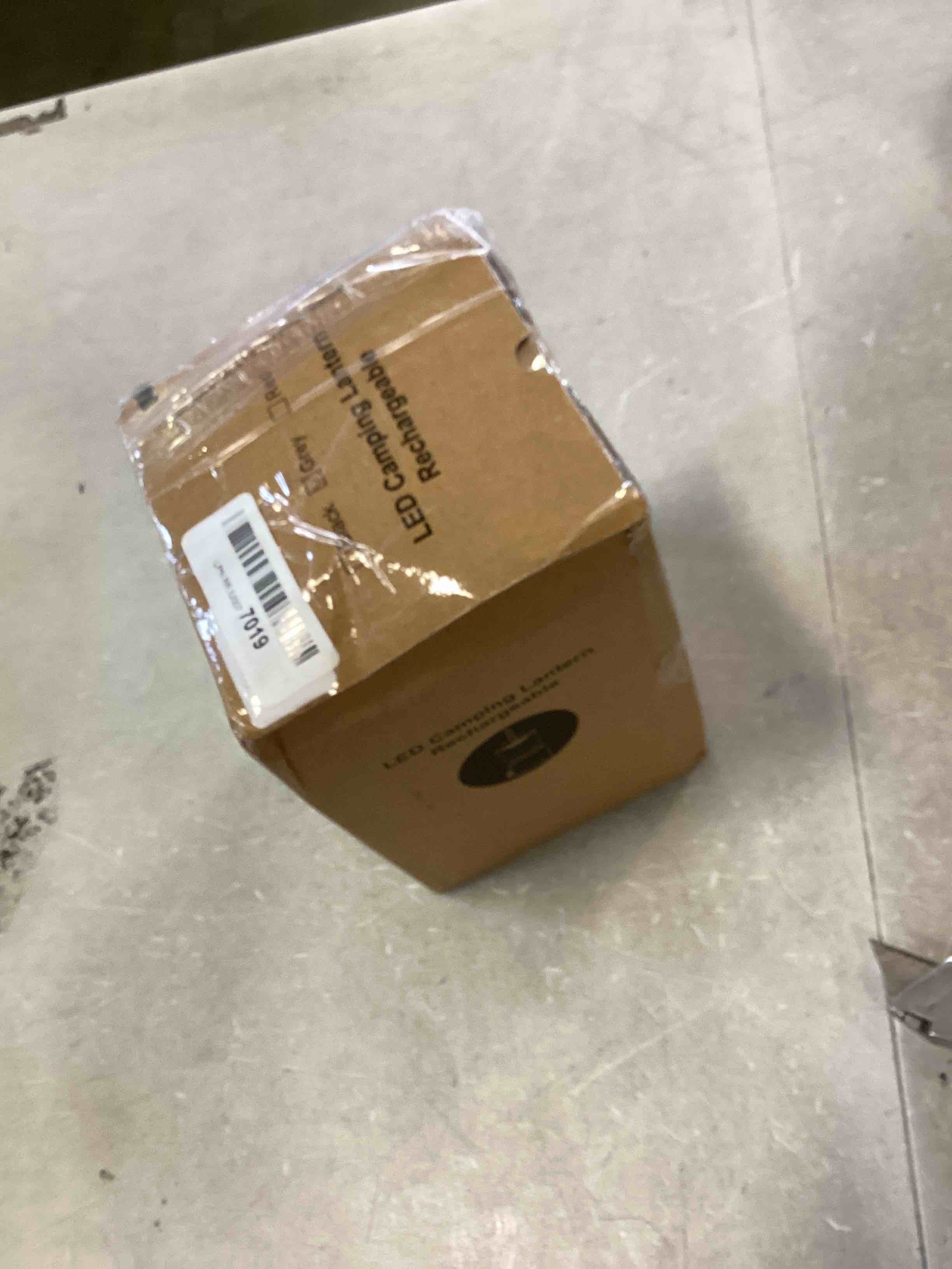 https://s3.amazonaws.com/lotting-images-prod/bidfta/RED6732153_1721322743558.jpeg