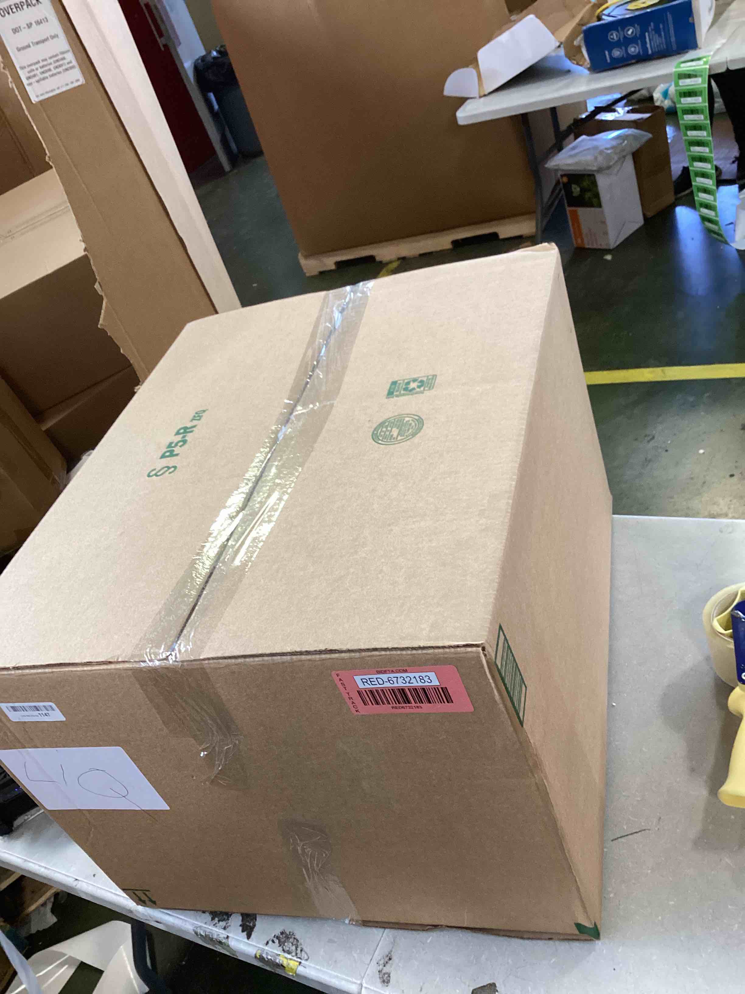 https://s3.amazonaws.com/lotting-images-prod/bidfta/RED6732183_1721324159257.jpeg