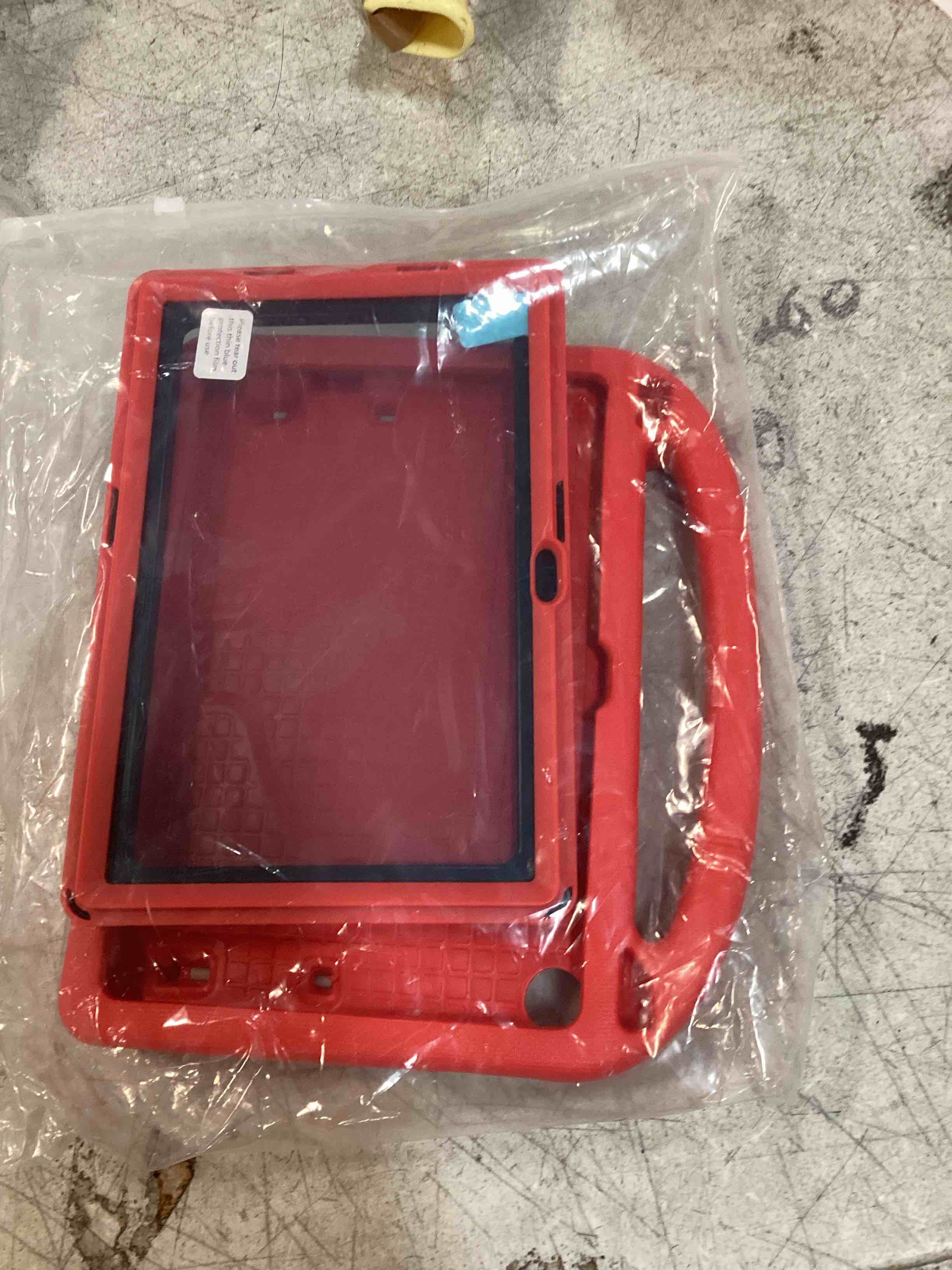https://s3.amazonaws.com/lotting-images-prod/bidfta/RED6733984_1721650142017.jpeg