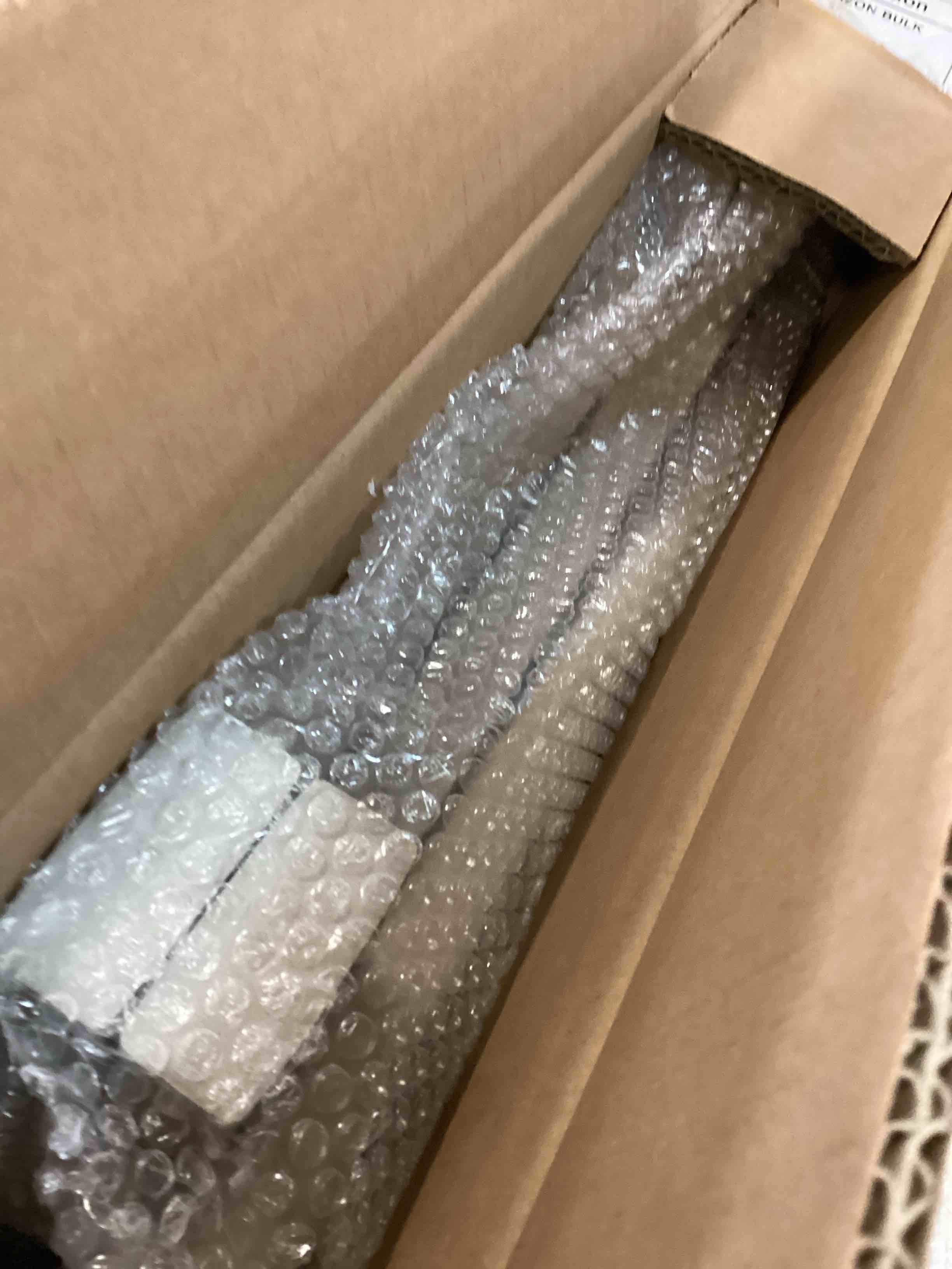 https://s3.amazonaws.com/lotting-images-prod/bidfta/RED6734136_1721665574753.jpeg