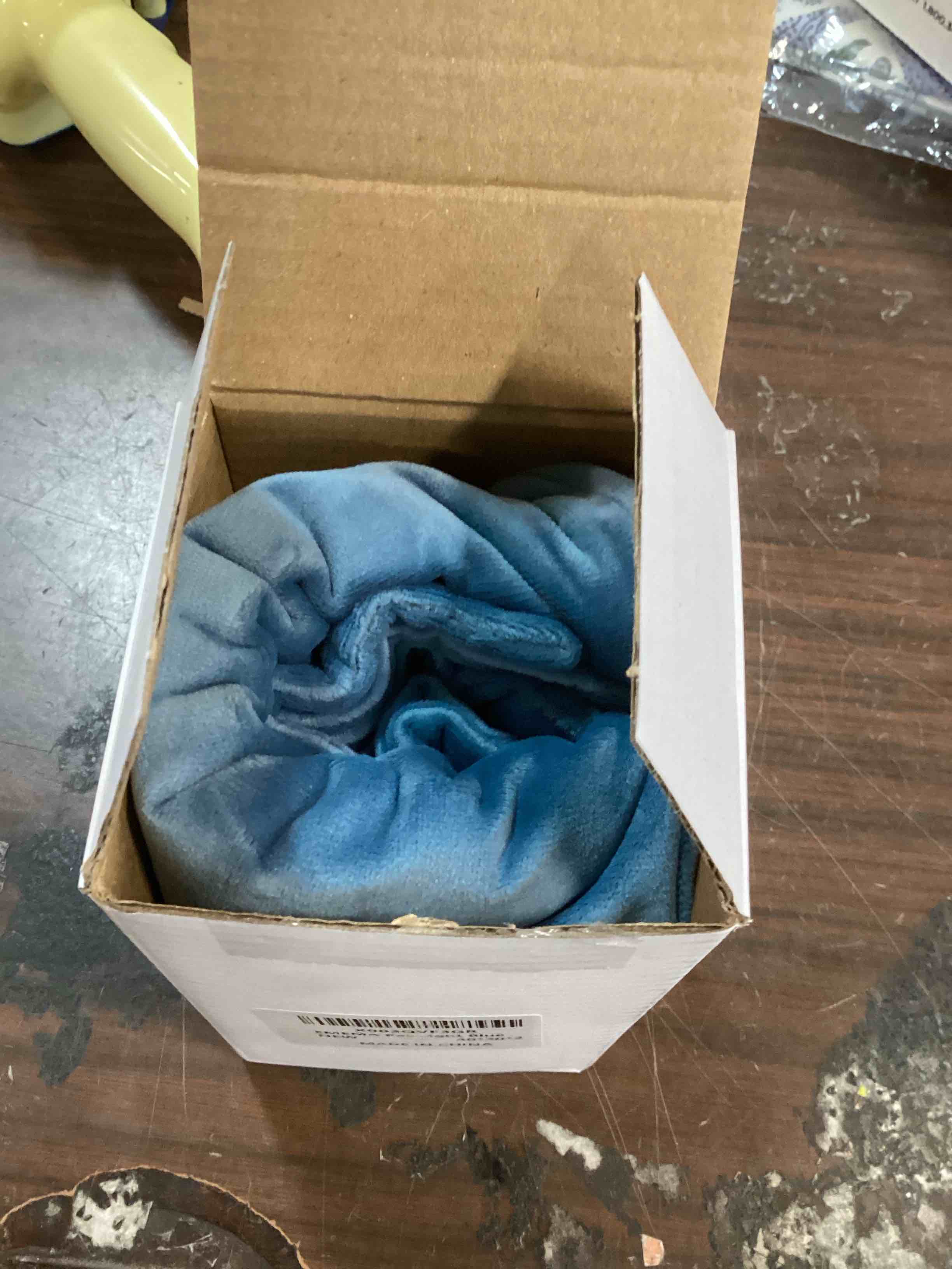 https://s3.amazonaws.com/lotting-images-prod/bidfta/RED6734514_1721749167016.jpeg