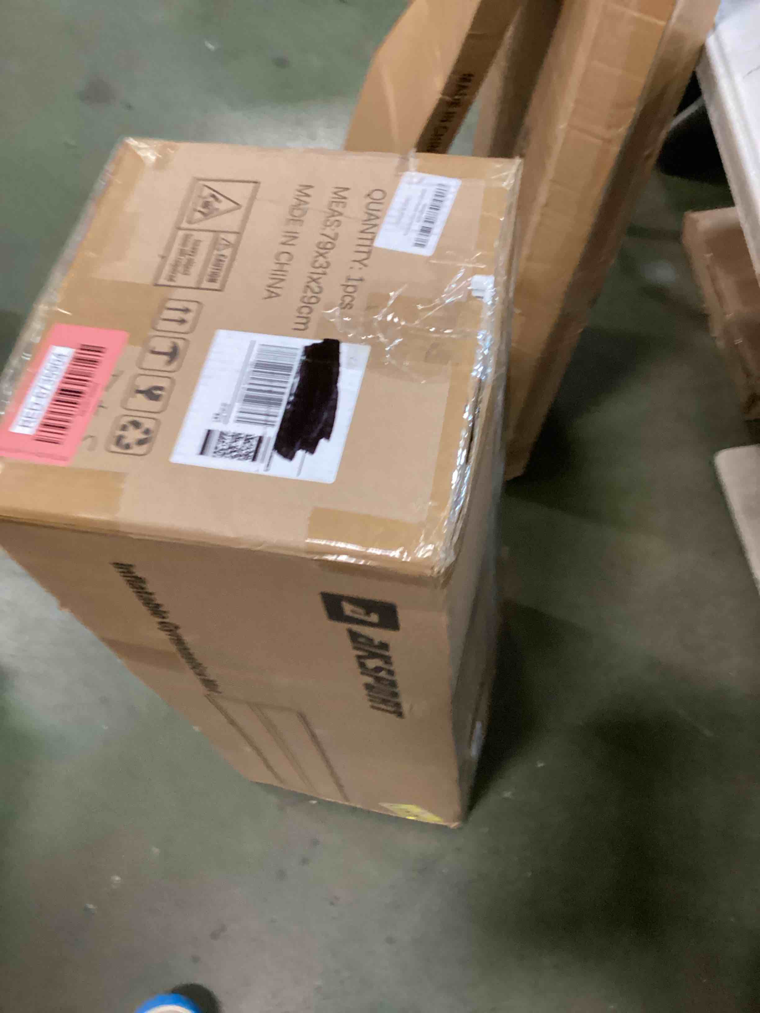 https://s3.amazonaws.com/lotting-images-prod/bidfta/RED6735904_1721305234625.jpeg