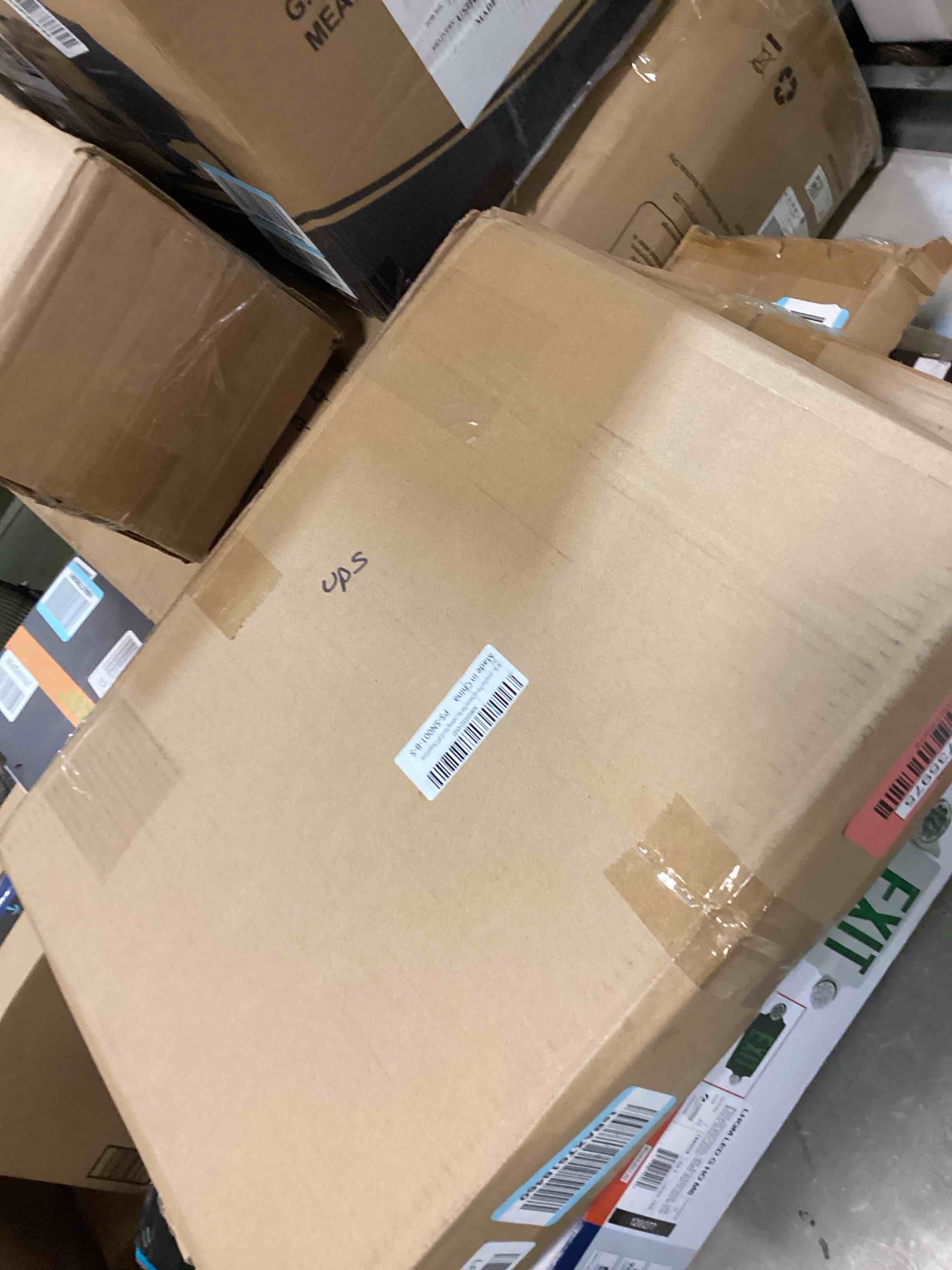 https://s3.amazonaws.com/lotting-images-prod/bidfta/RED6735975_1721314450973.jpeg