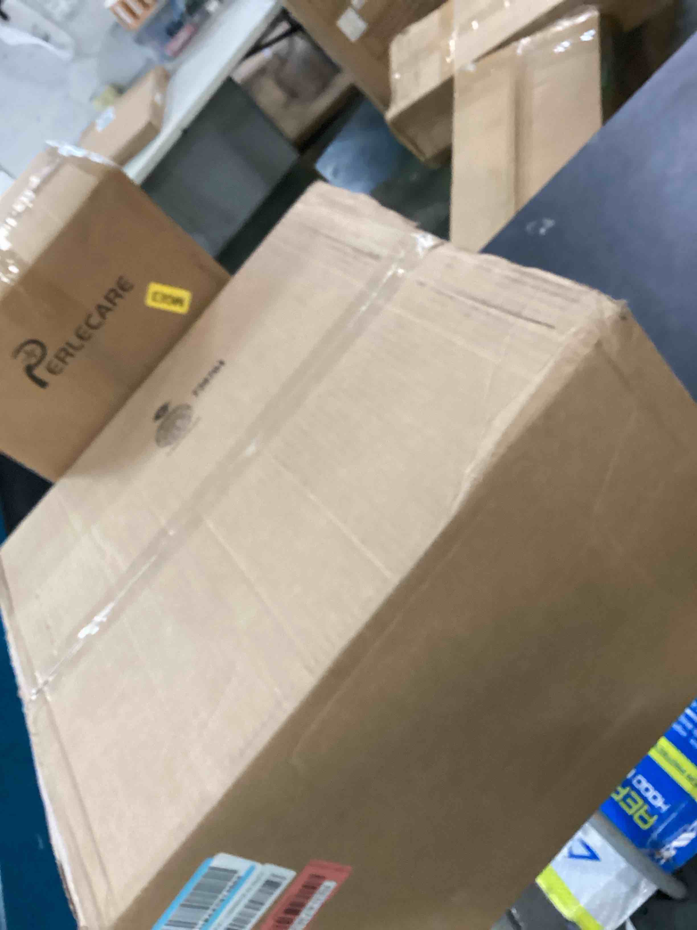 https://s3.amazonaws.com/lotting-images-prod/bidfta/RED6736267_1721391651240.jpeg
