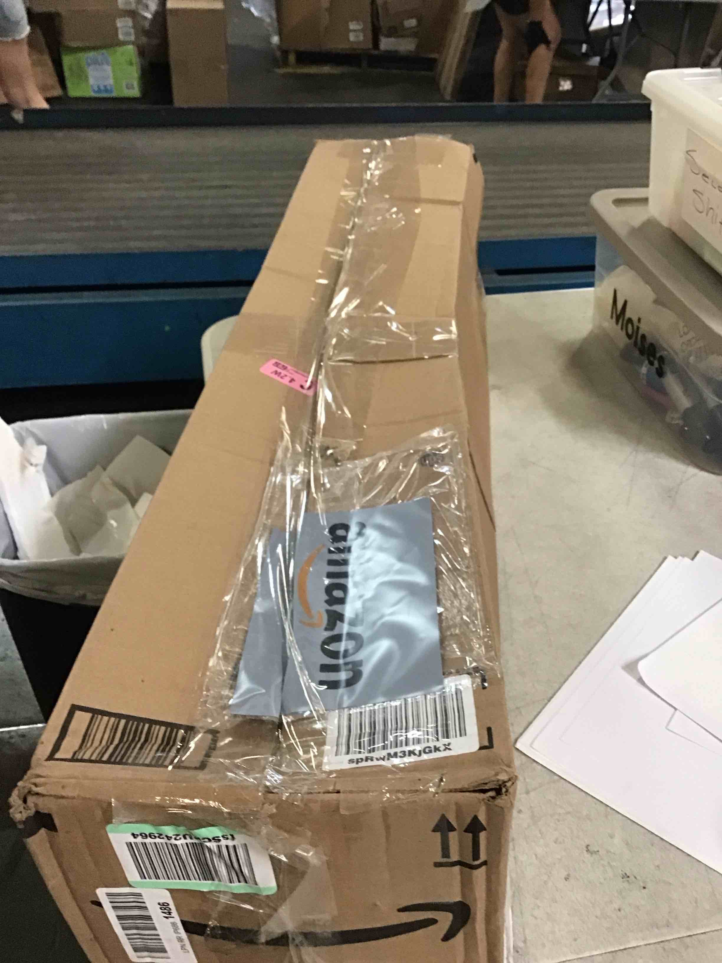 https://s3.amazonaws.com/lotting-images-prod/bidfta/RED6736746_1721489332772.jpeg