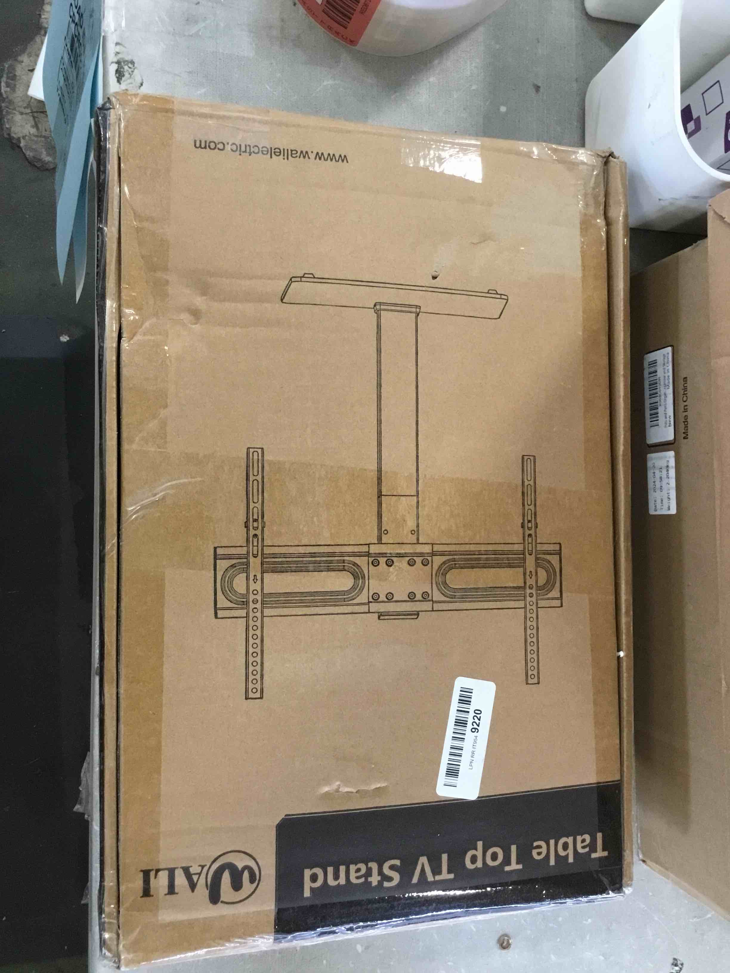 https://s3.amazonaws.com/lotting-images-prod/bidfta/RED6737235_1720791547501.jpeg