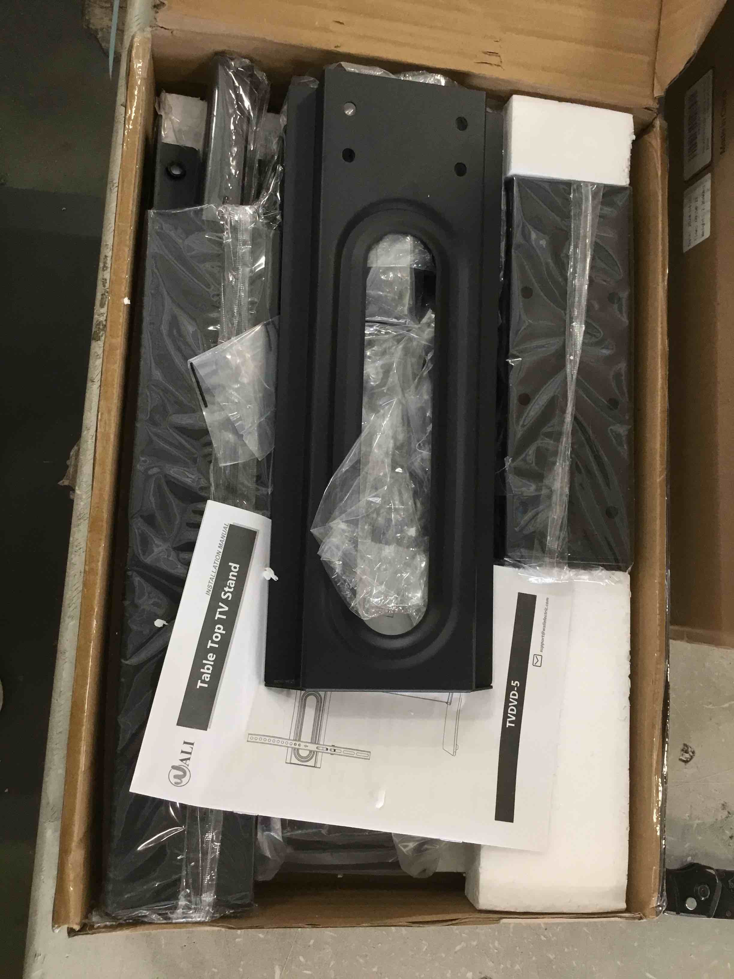 https://s3.amazonaws.com/lotting-images-prod/bidfta/RED6737235_1720791570389.jpeg