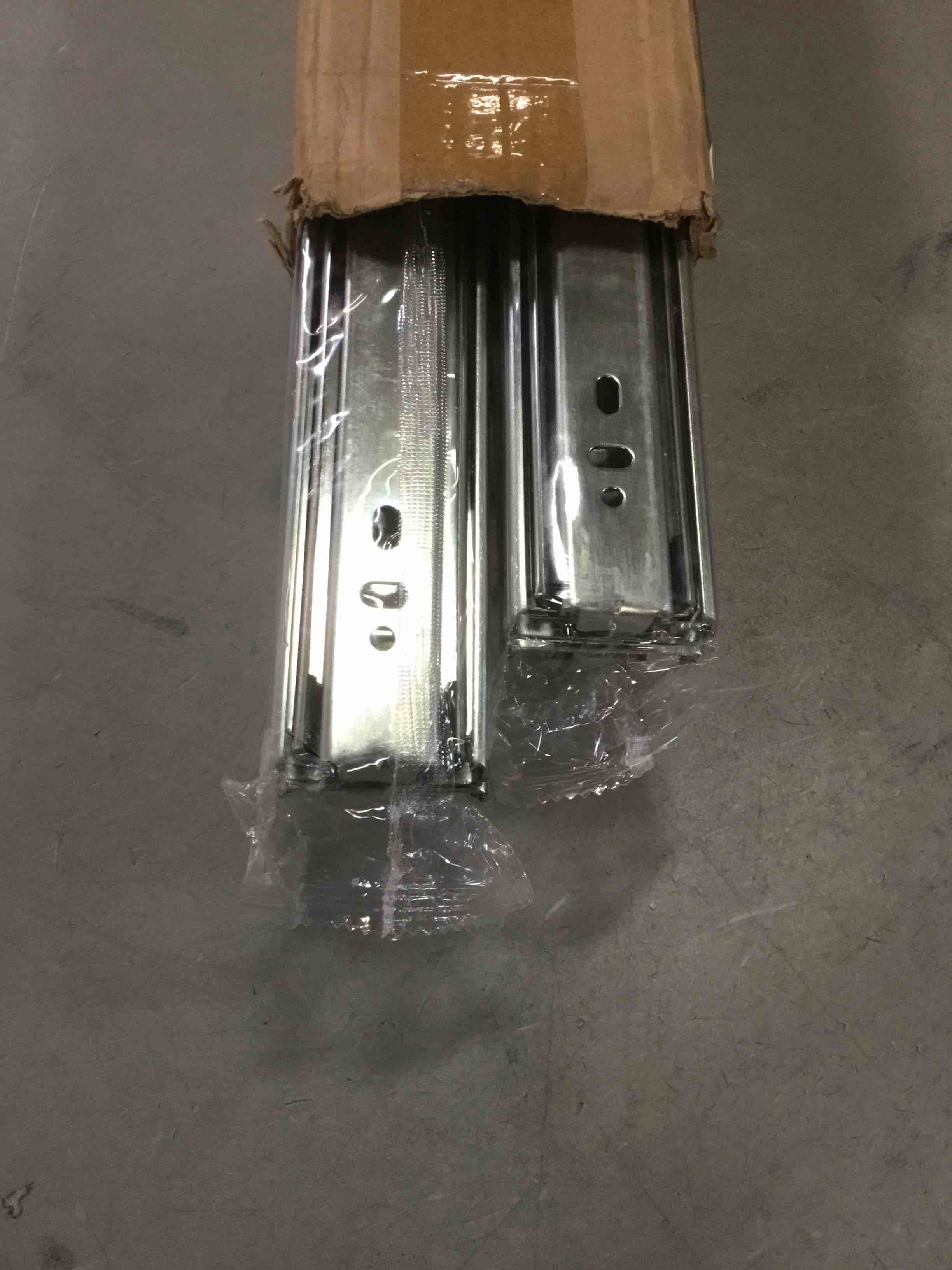 https://s3.amazonaws.com/lotting-images-prod/bidfta/RED6741312_1721677320291.jpeg
