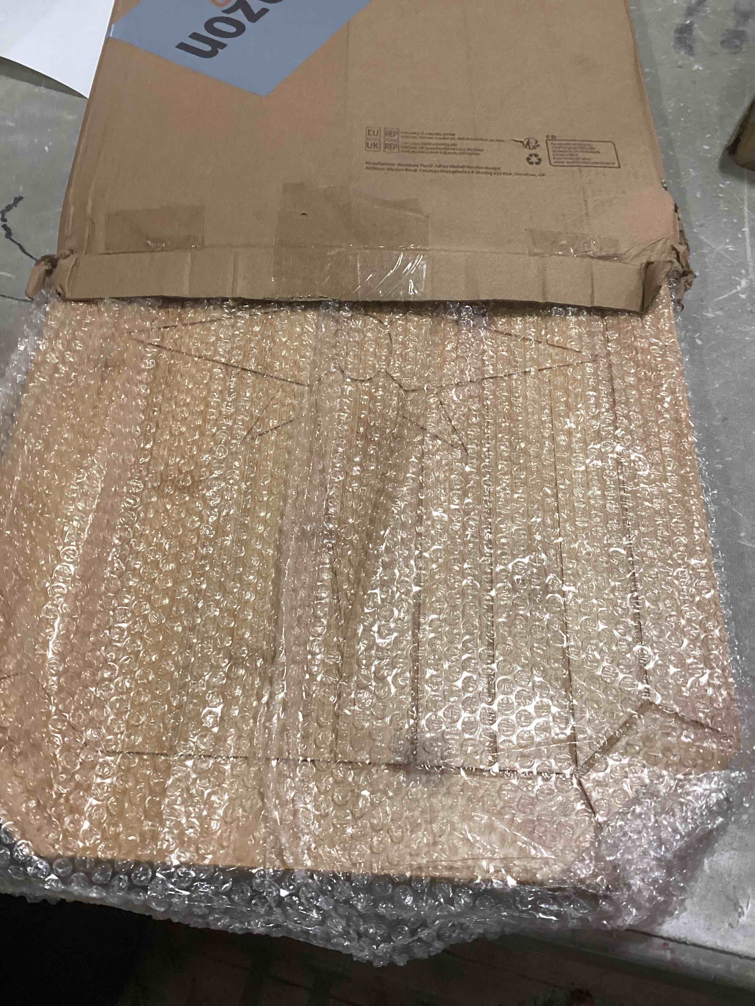 https://s3.amazonaws.com/lotting-images-prod/bidfta/RED6742081_1721661700615.jpeg