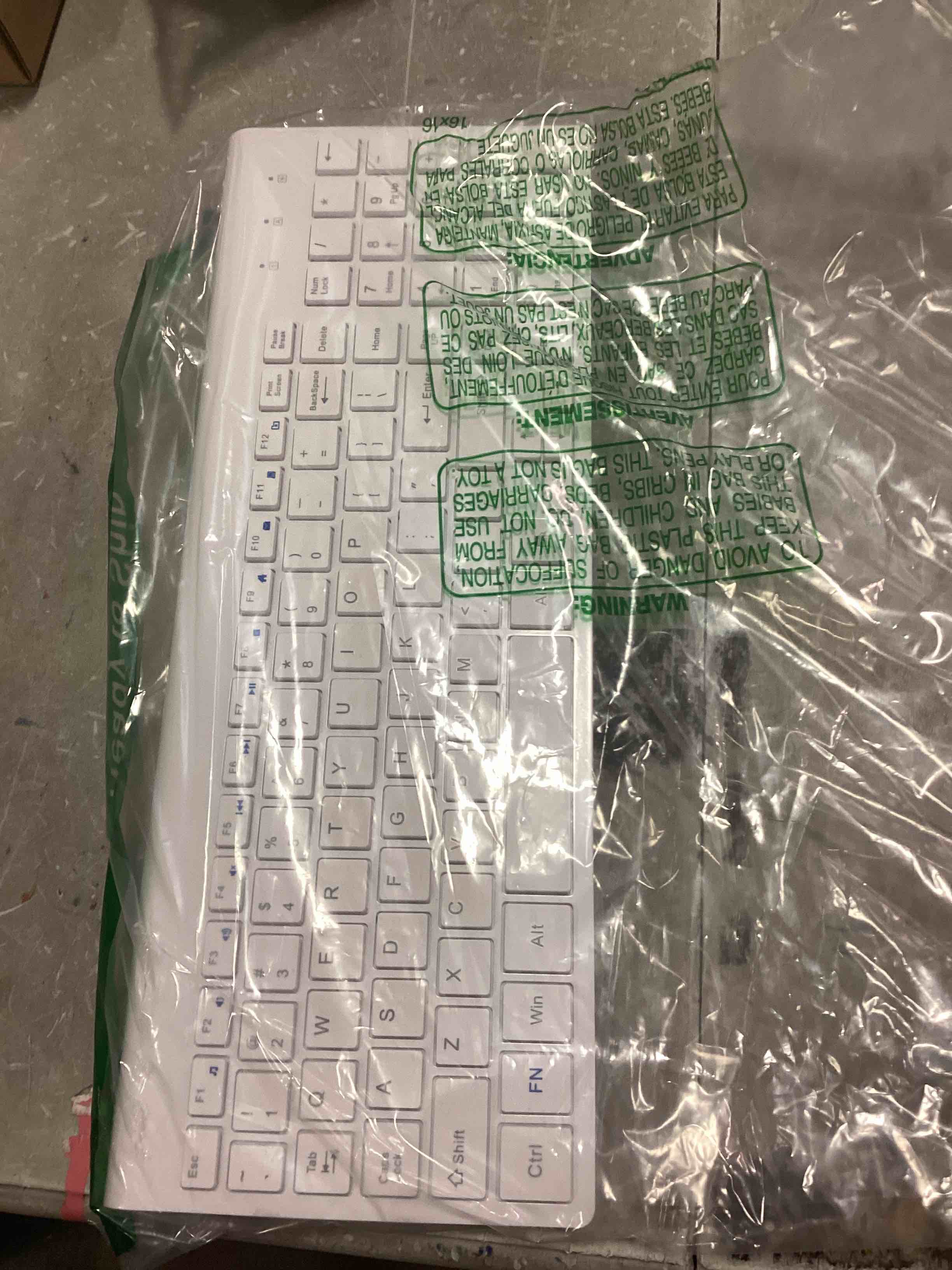 https://s3.amazonaws.com/lotting-images-prod/bidfta/RED6742186_1721671023091.jpeg