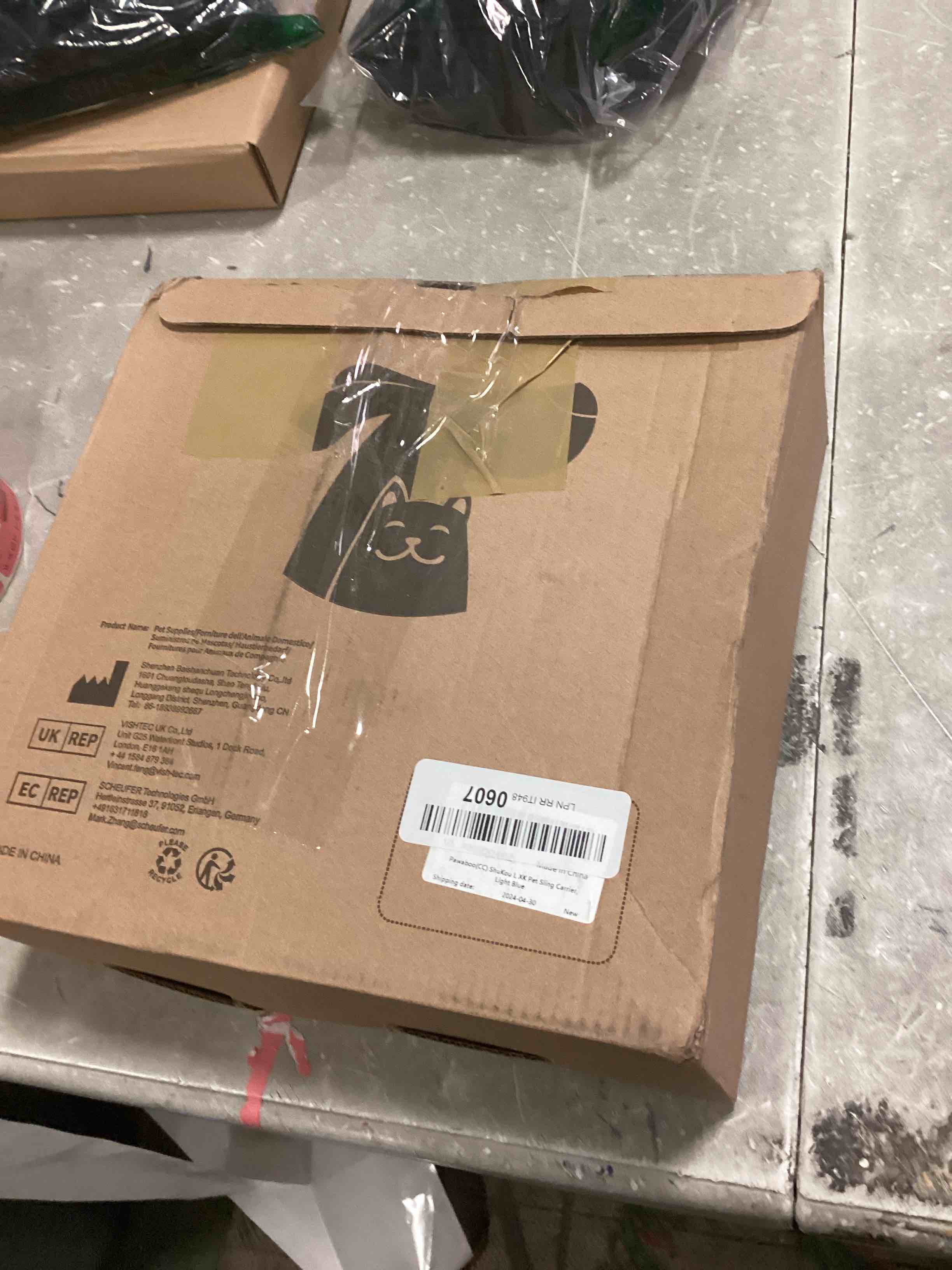 https://s3.amazonaws.com/lotting-images-prod/bidfta/RED6742192_1721672771304.jpeg
