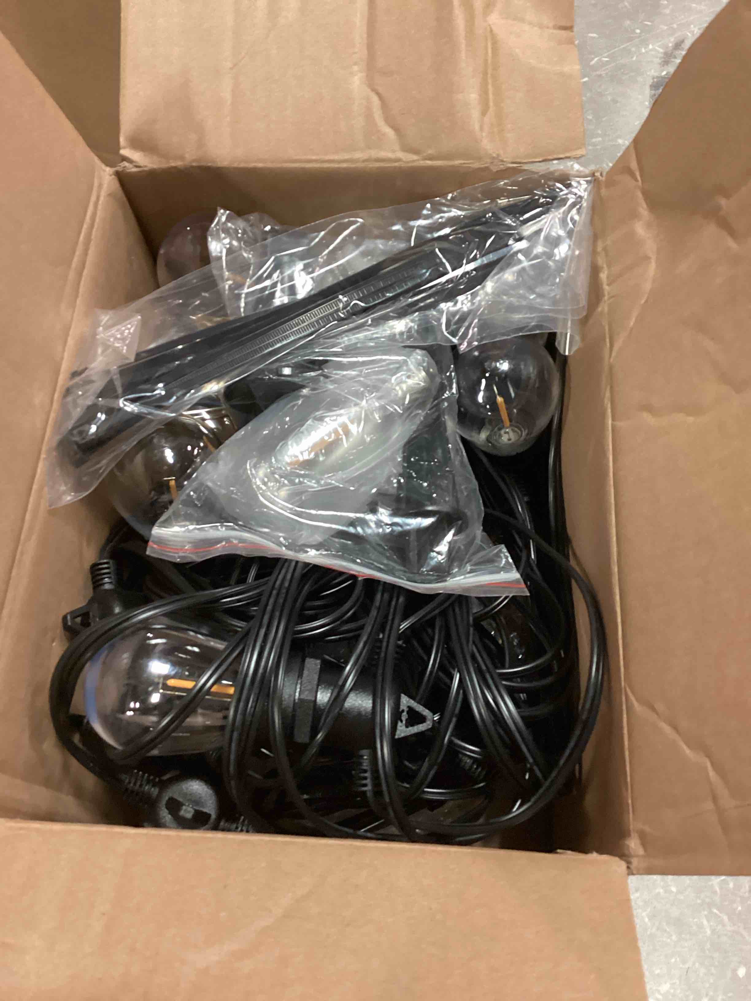 https://s3.amazonaws.com/lotting-images-prod/bidfta/RED6742689_1721880878091.jpeg