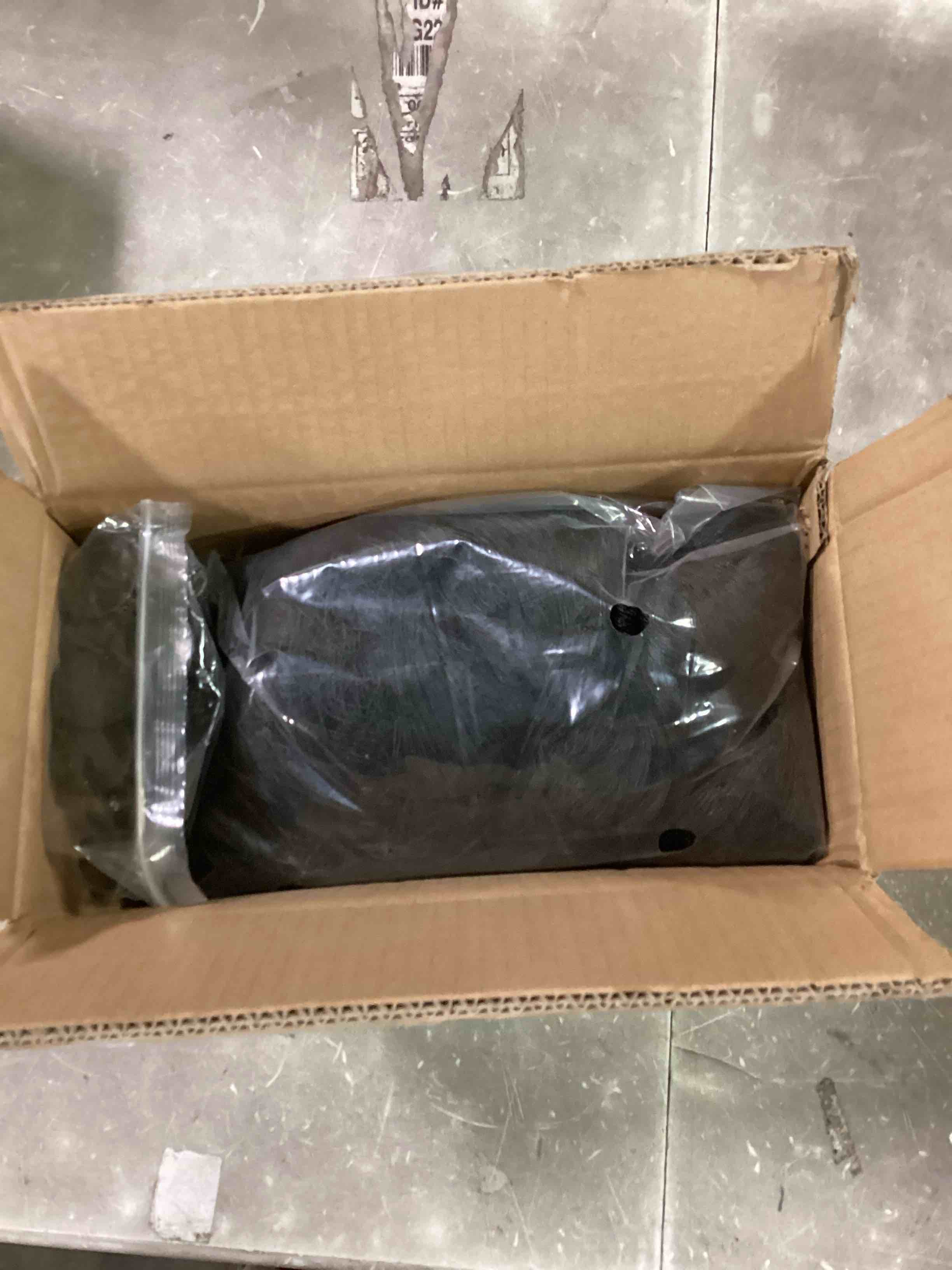 https://s3.amazonaws.com/lotting-images-prod/bidfta/RED6742953_1722316775949.jpeg