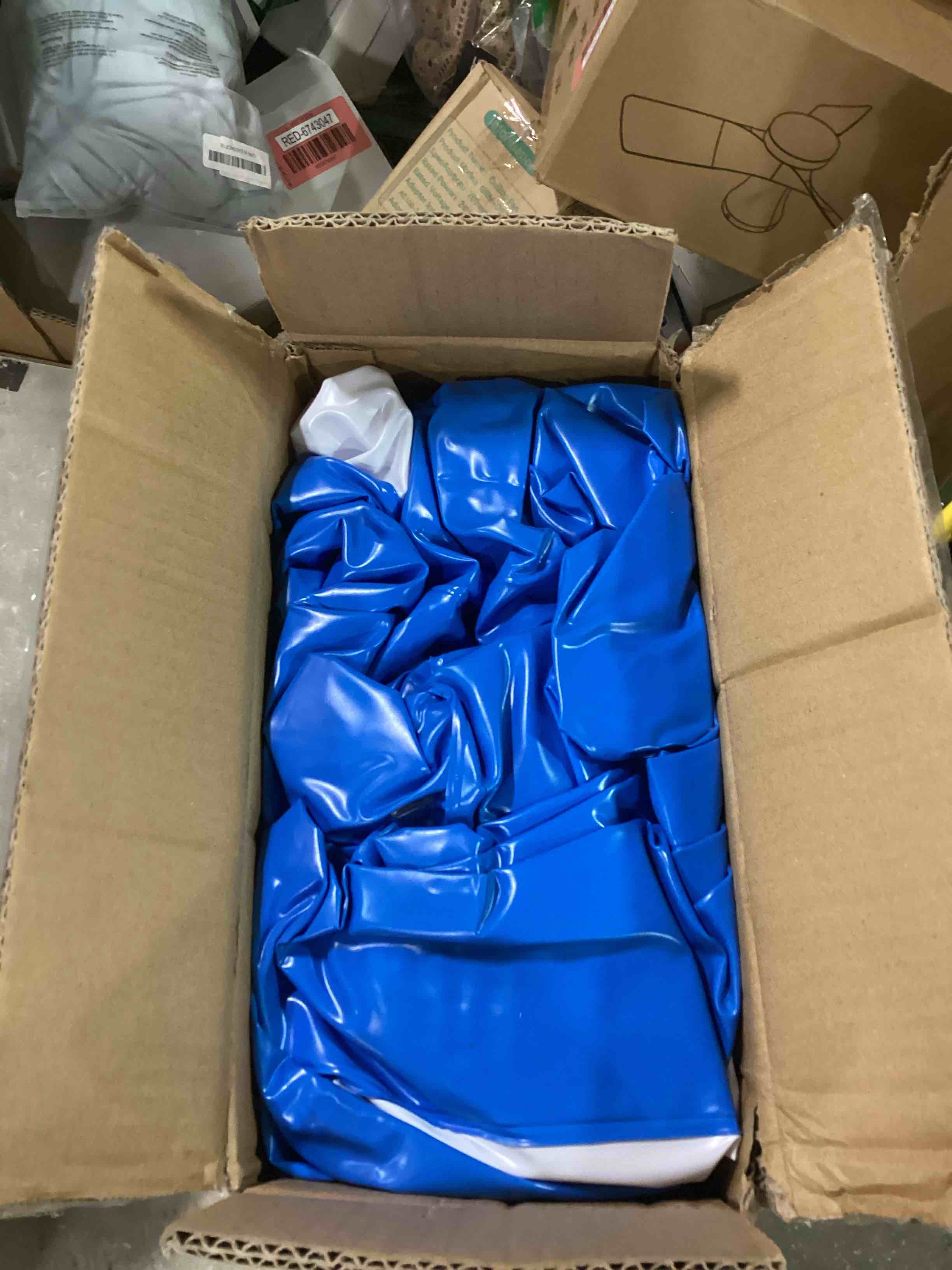 https://s3.amazonaws.com/lotting-images-prod/bidfta/RED6742958_1722316295463.jpeg