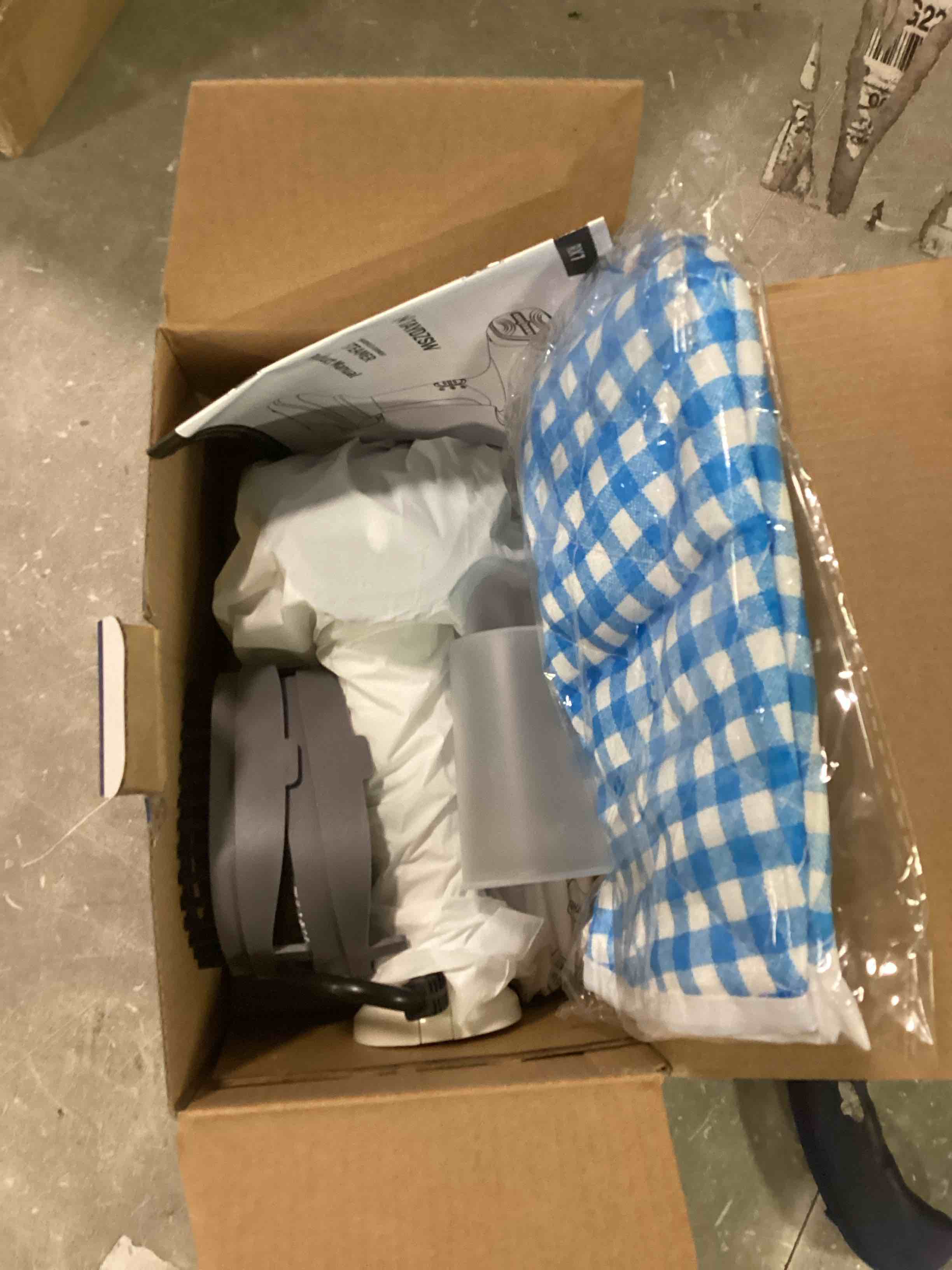https://s3.amazonaws.com/lotting-images-prod/bidfta/RED6742970_1722315482343.jpeg
