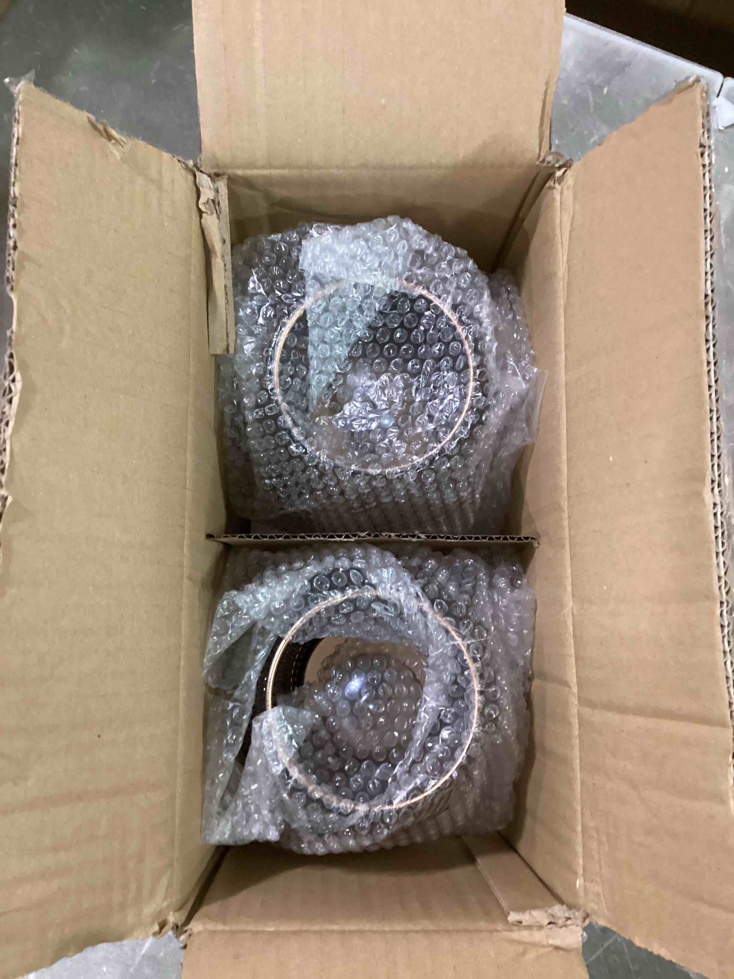 https://s3.amazonaws.com/lotting-images-prod/bidfta/RED6743064_1722306973955.jpeg
