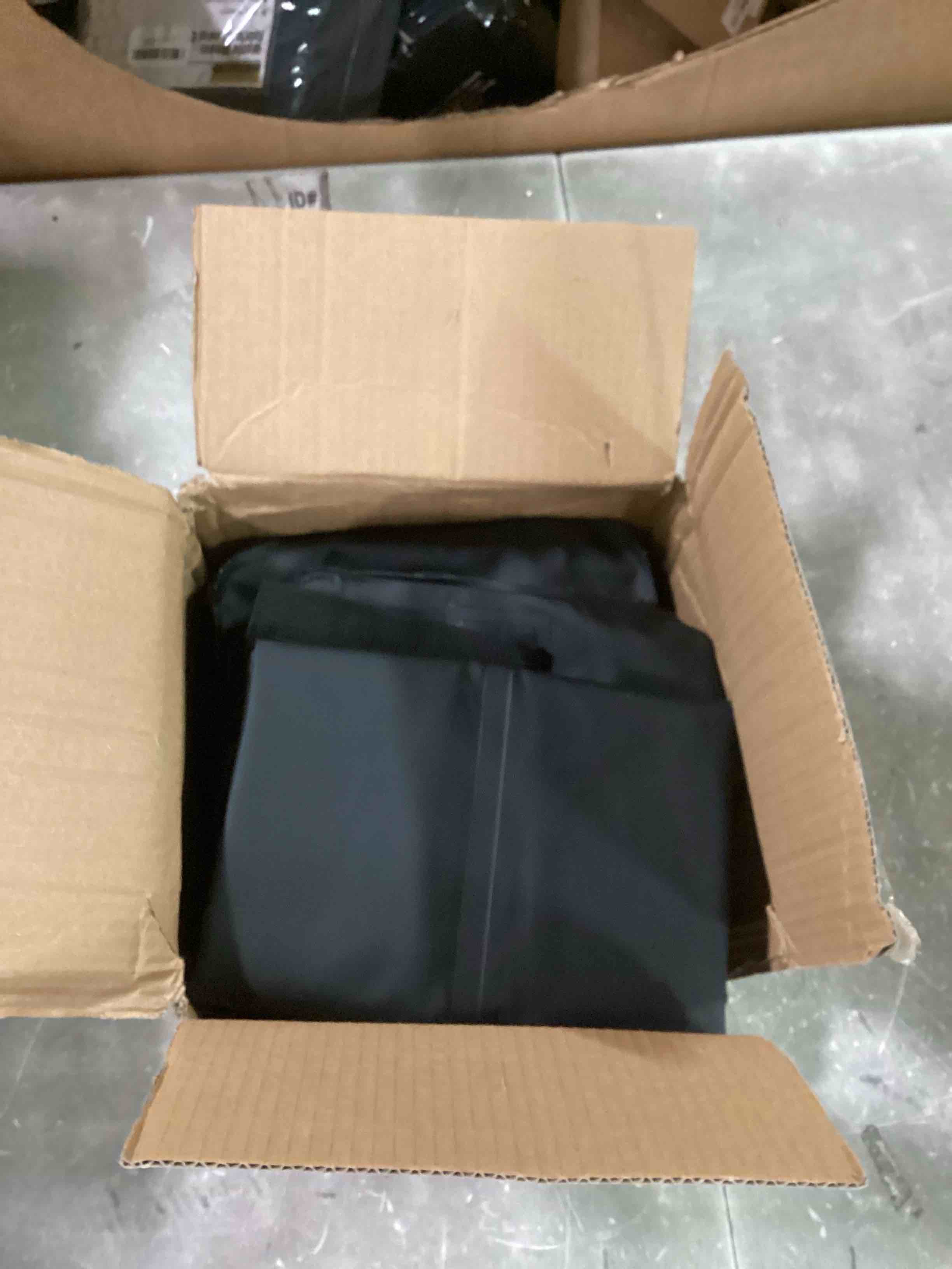 https://s3.amazonaws.com/lotting-images-prod/bidfta/RED6743196_1722291818619.jpeg