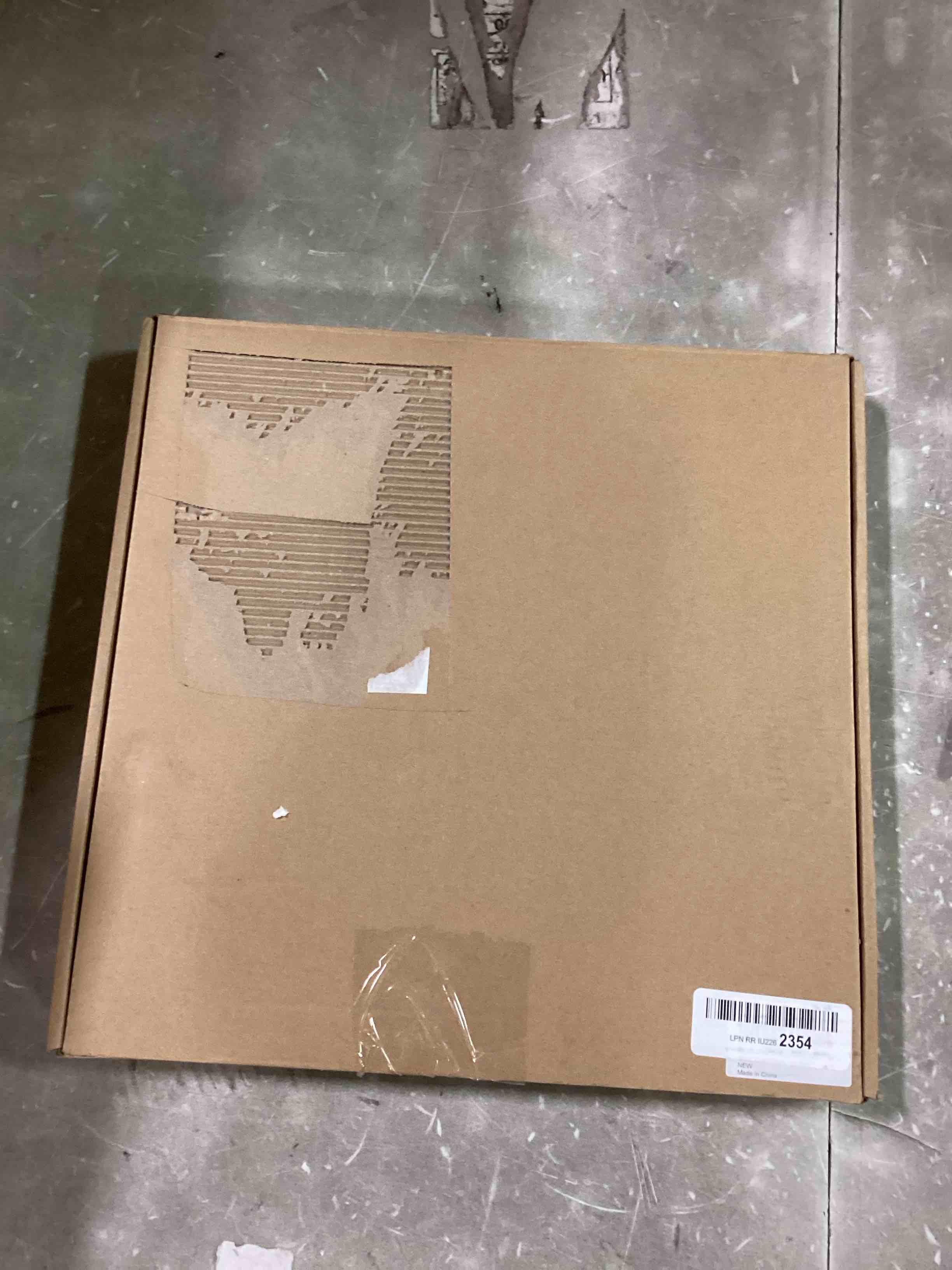 https://s3.amazonaws.com/lotting-images-prod/bidfta/RED6743235_1722288106590.jpeg
