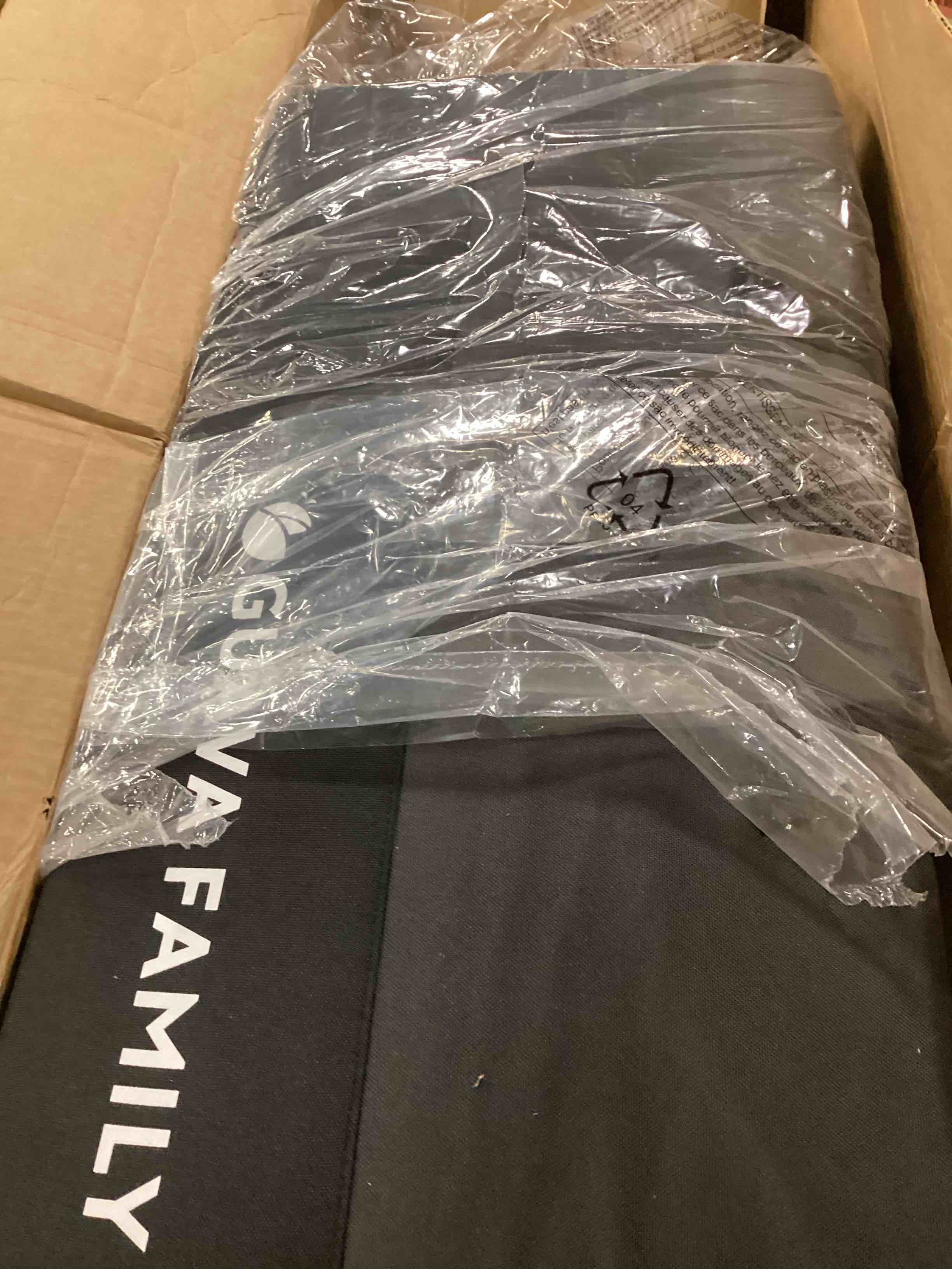 https://s3.amazonaws.com/lotting-images-prod/bidfta/RED6743752_1722477532512.jpeg