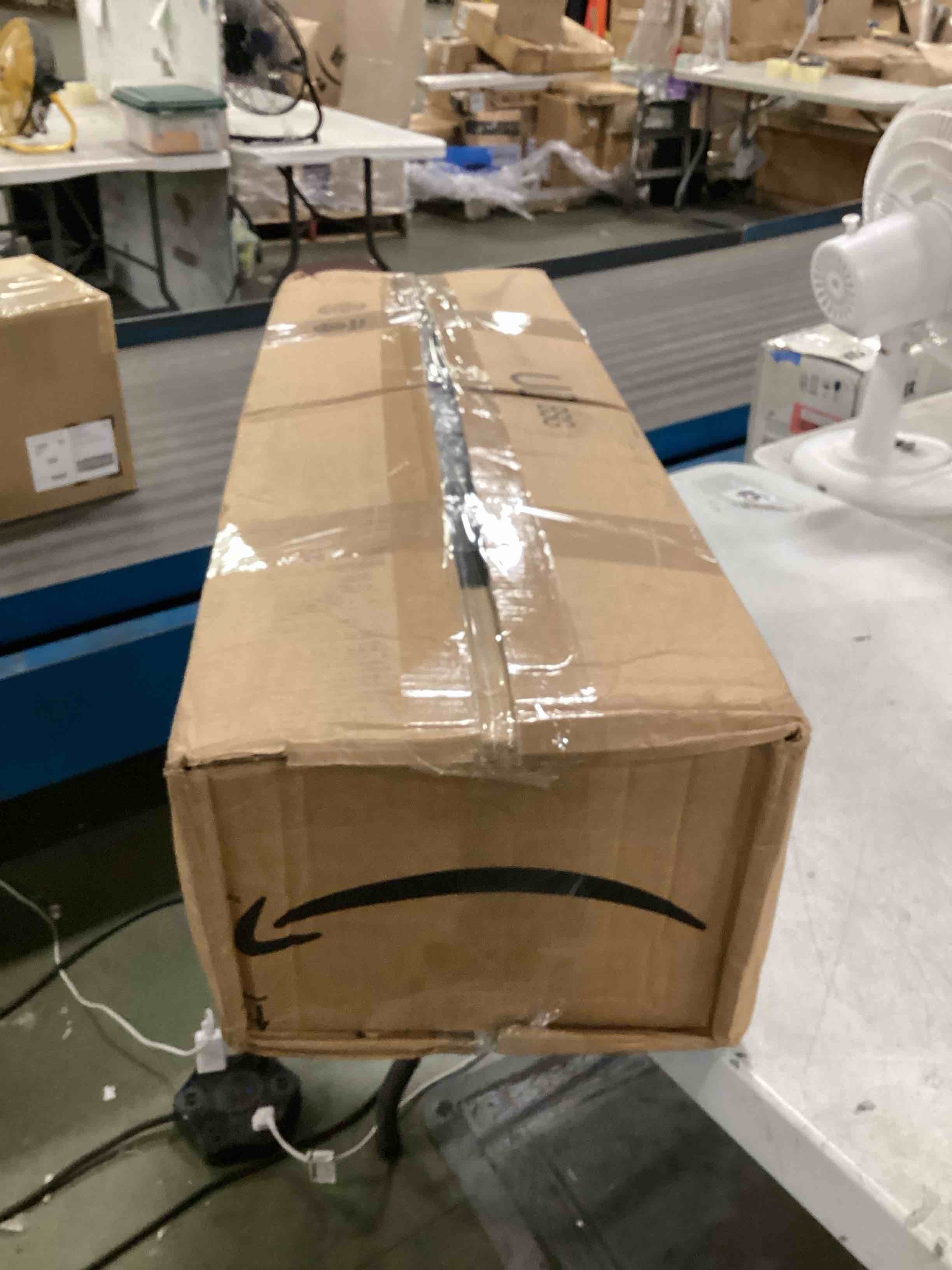 https://s3.amazonaws.com/lotting-images-prod/bidfta/RED6743752_1722477562684.jpeg