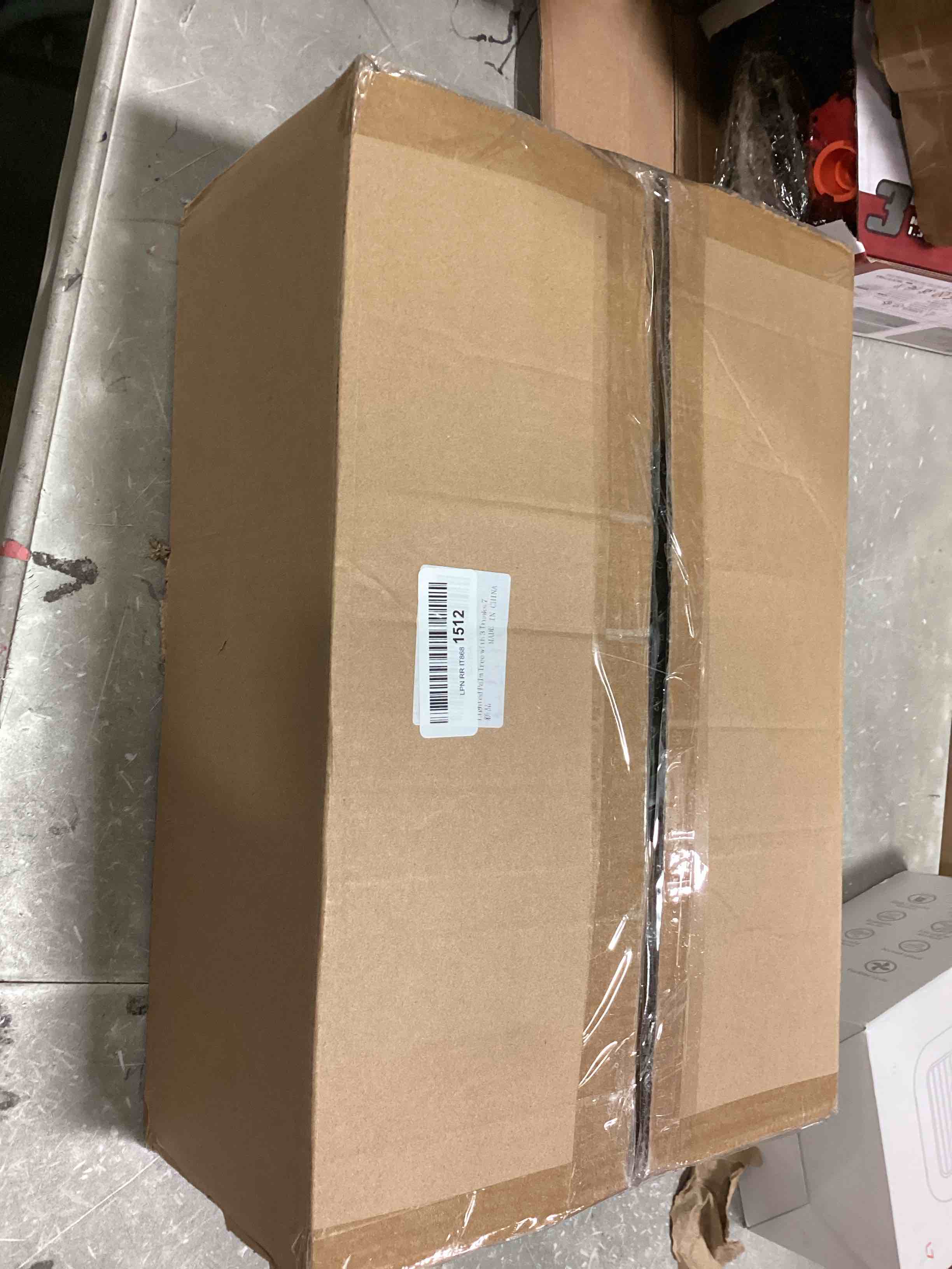 https://s3.amazonaws.com/lotting-images-prod/bidfta/RED6744318_1722298962485.jpeg