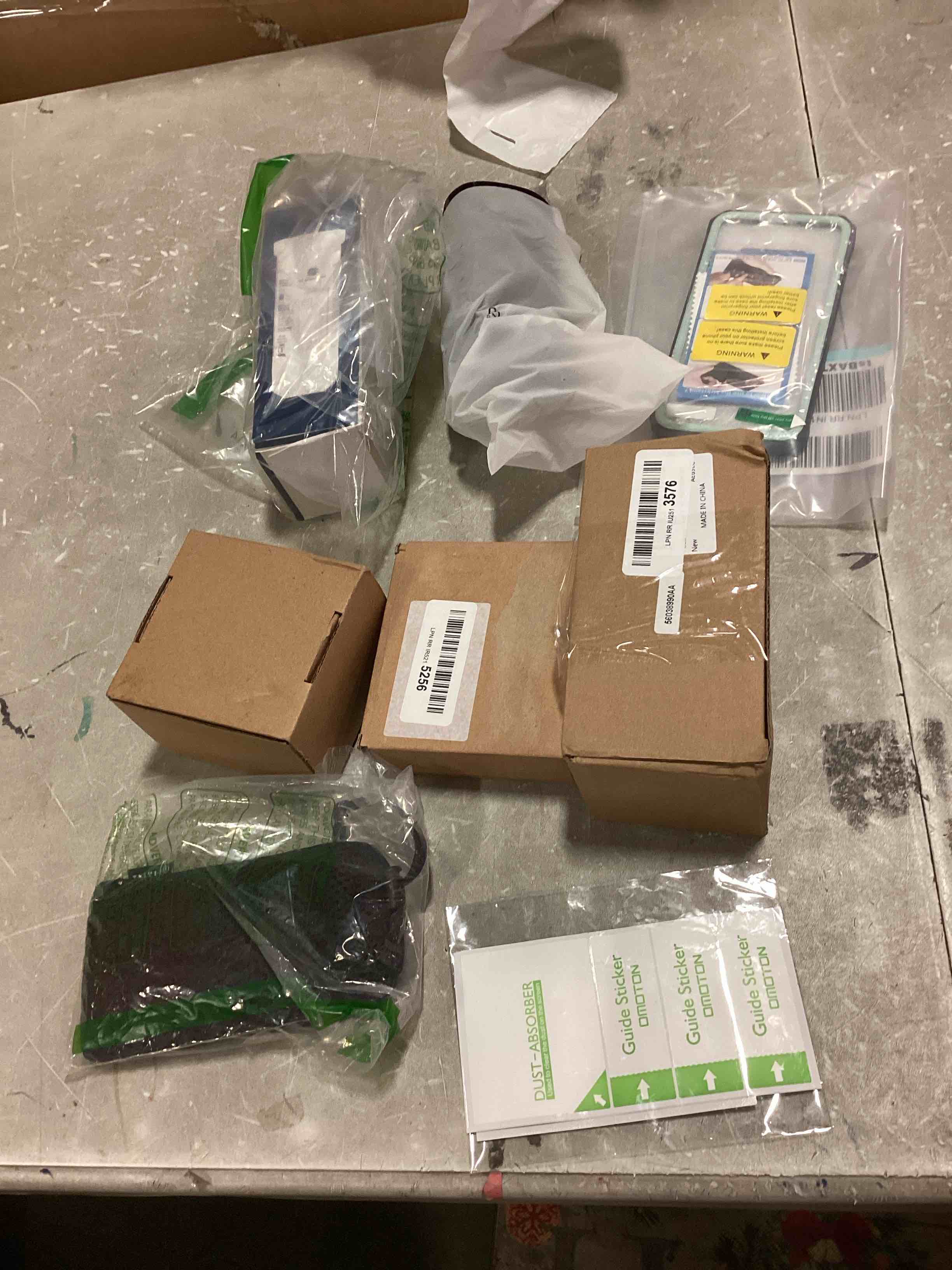 https://s3.amazonaws.com/lotting-images-prod/bidfta/RED6744337_1722297526809.jpeg