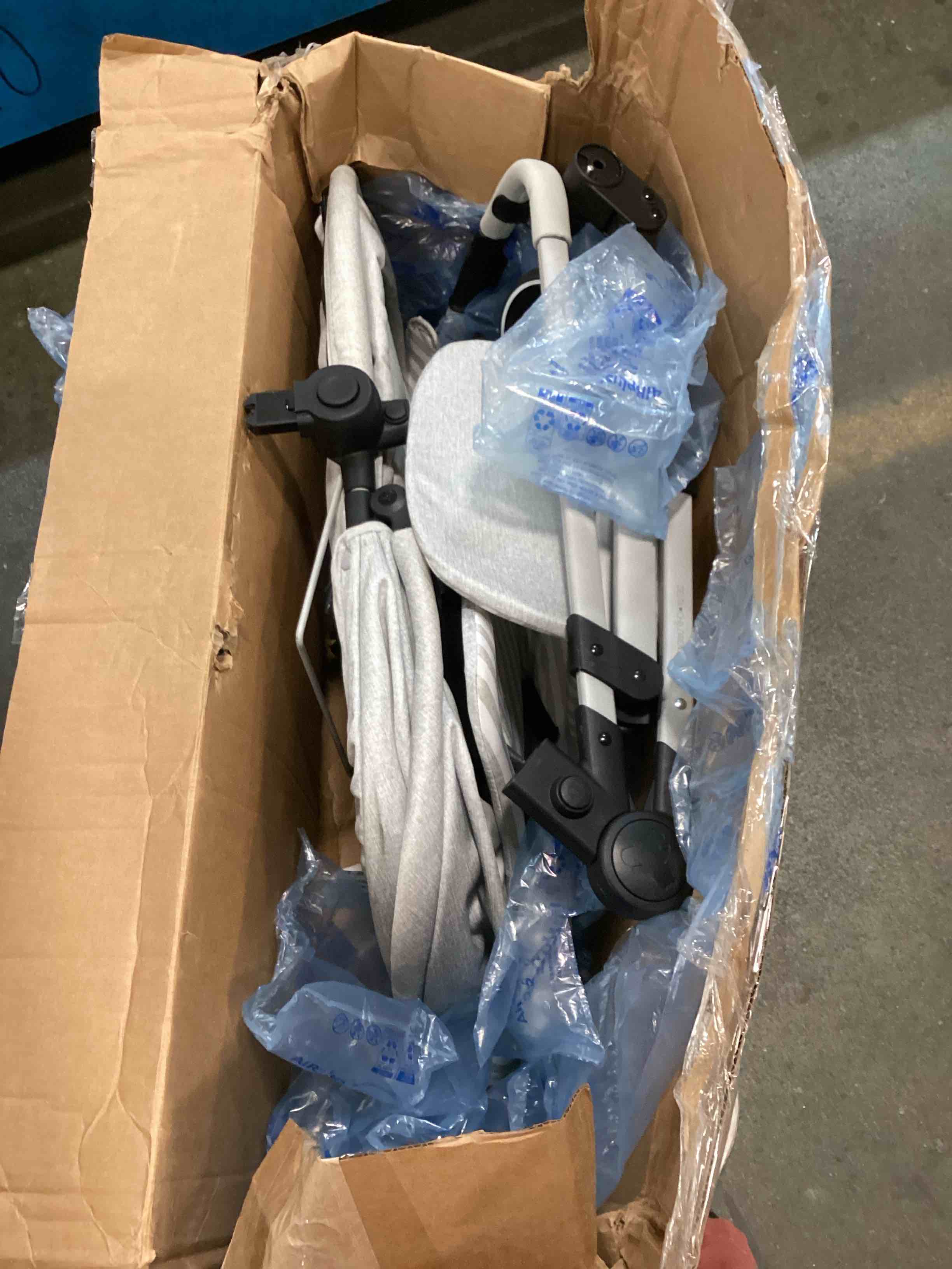 https://s3.amazonaws.com/lotting-images-prod/bidfta/RED6747942_1721346139504.jpeg