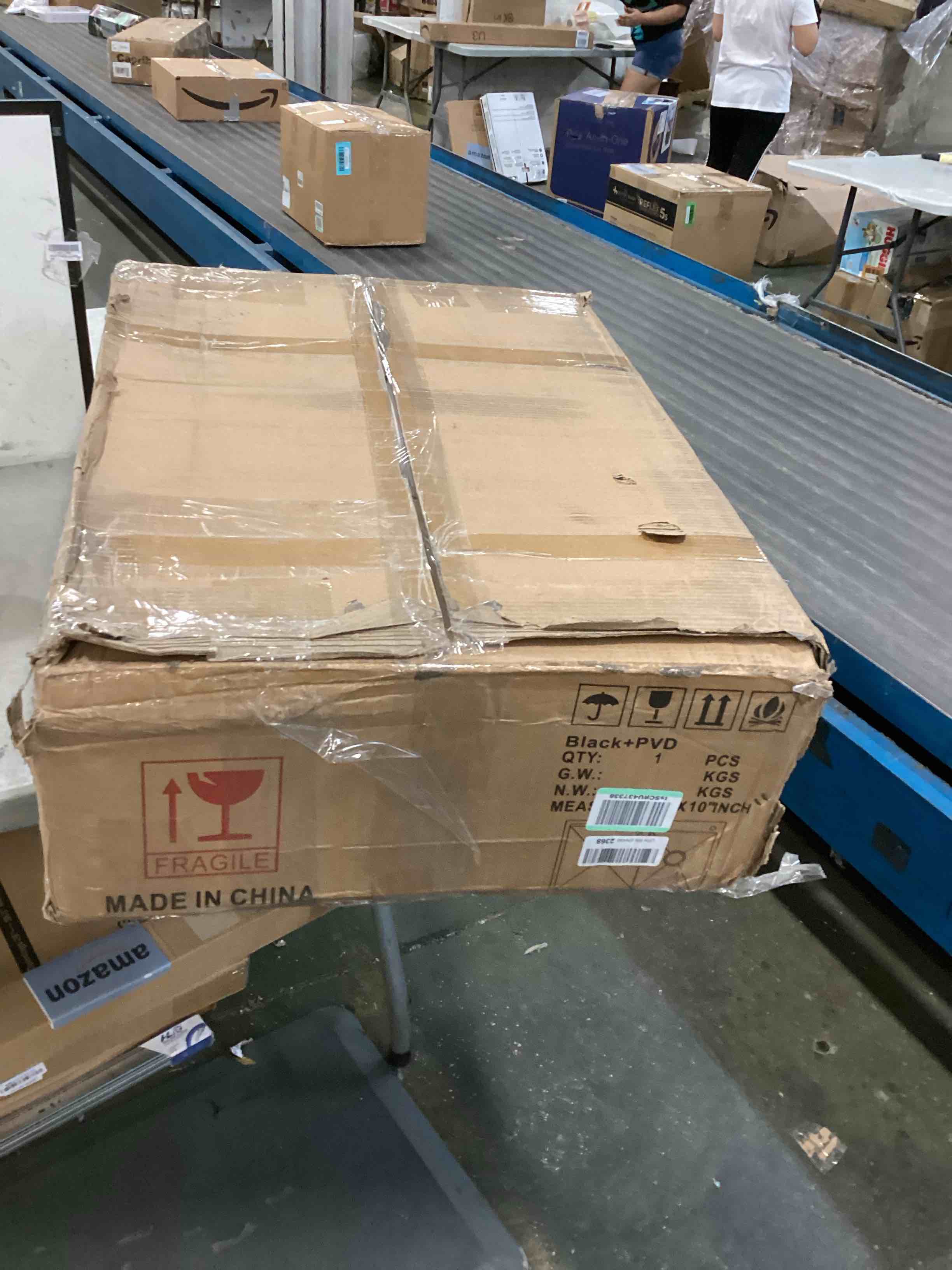https://s3.amazonaws.com/lotting-images-prod/bidfta/RED6748149_1721699714987.jpeg