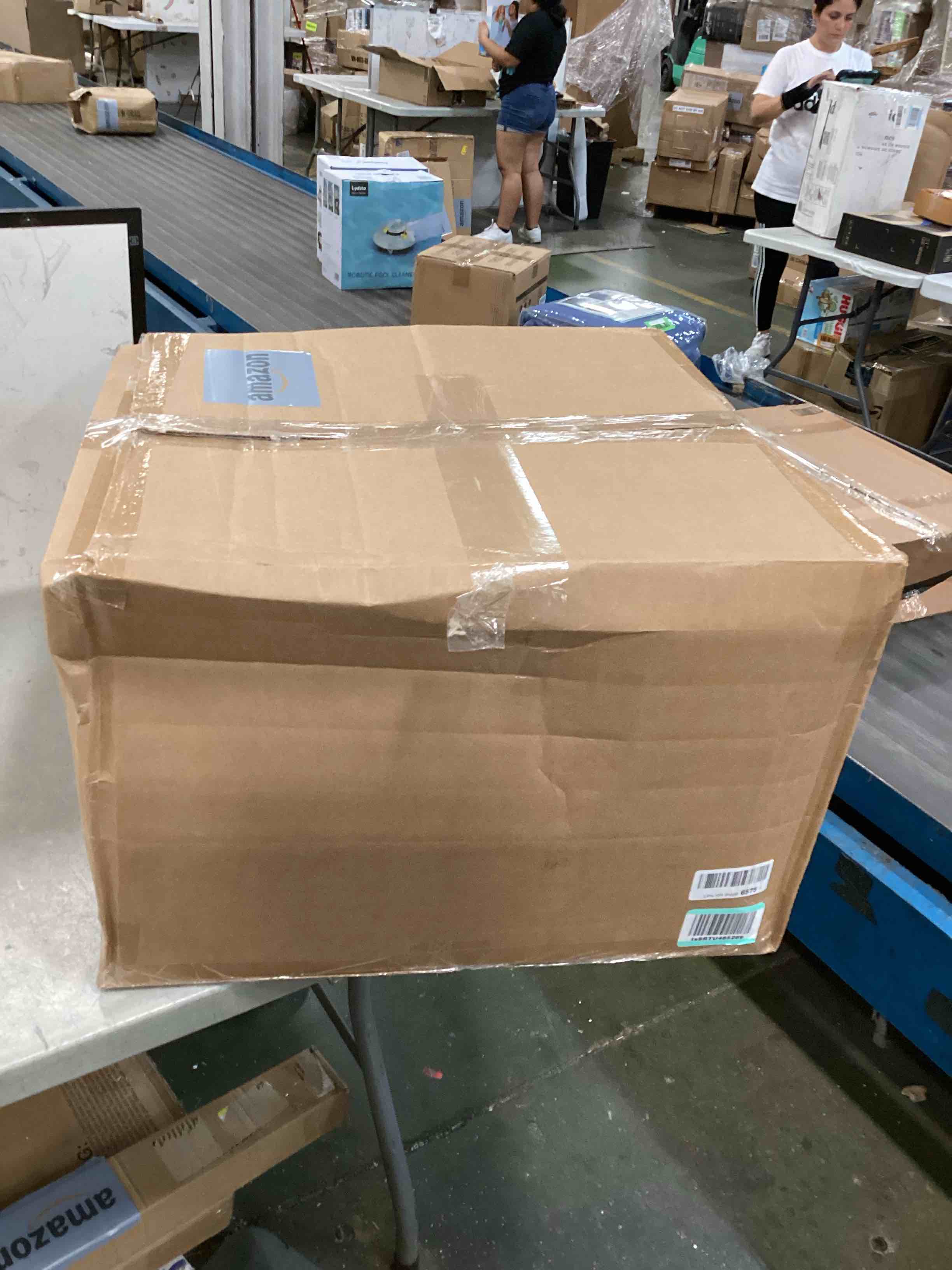 https://s3.amazonaws.com/lotting-images-prod/bidfta/RED6748175_1721702893189.jpeg