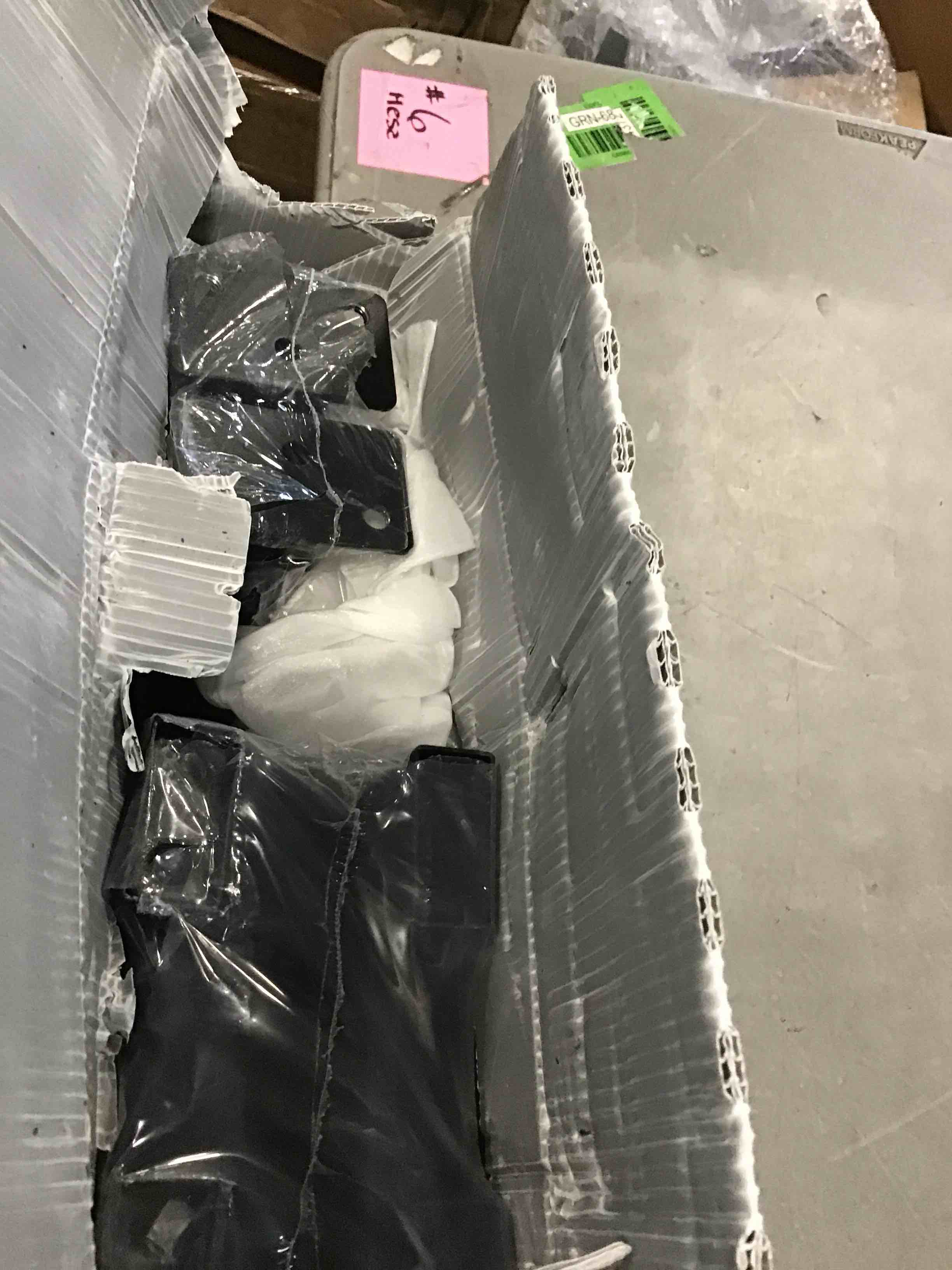 https://s3.amazonaws.com/lotting-images-prod/bidfta/RED6749199_1721406543247.jpeg