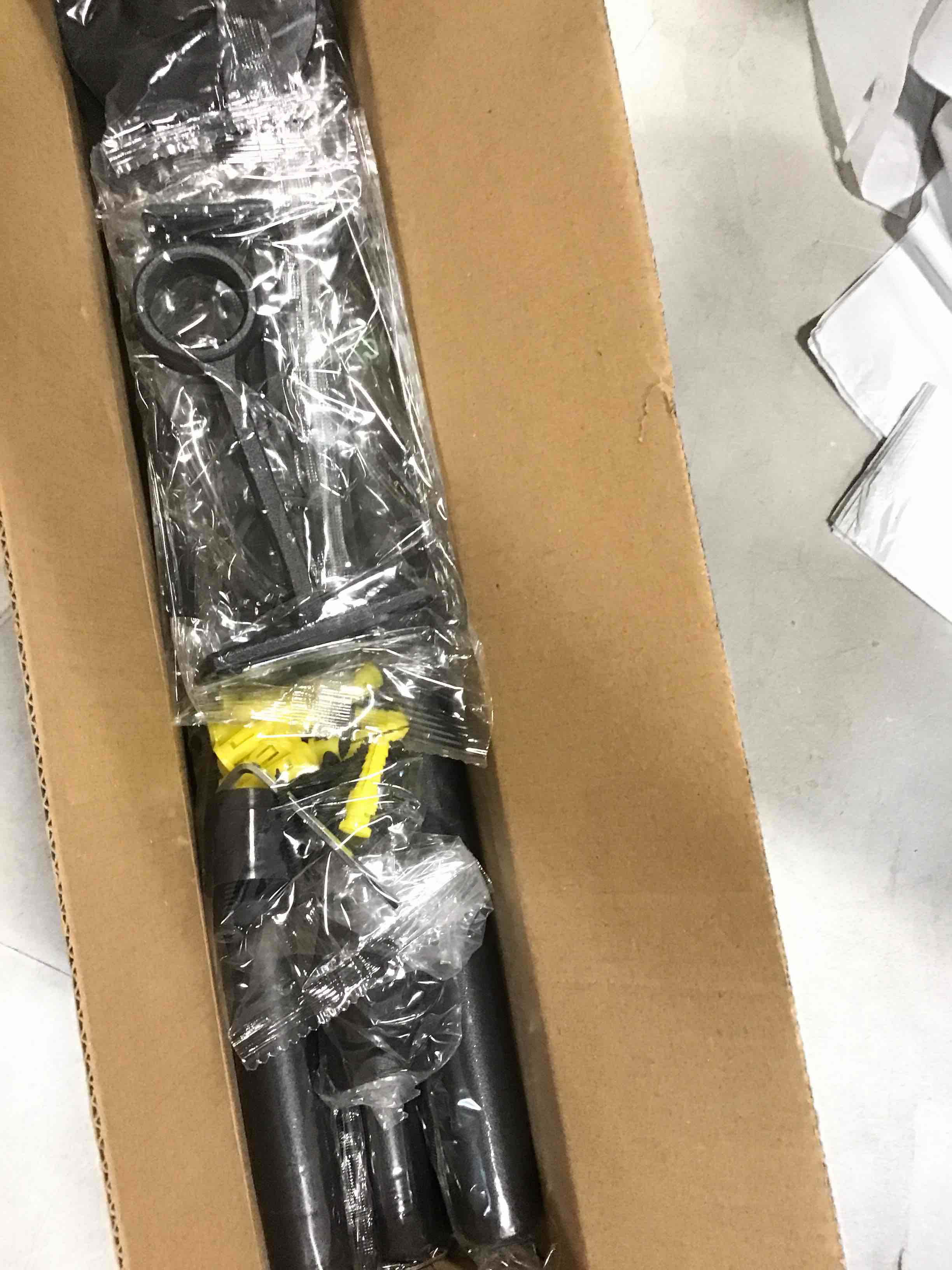 https://s3.amazonaws.com/lotting-images-prod/bidfta/RED6749457_1721759152836.jpeg