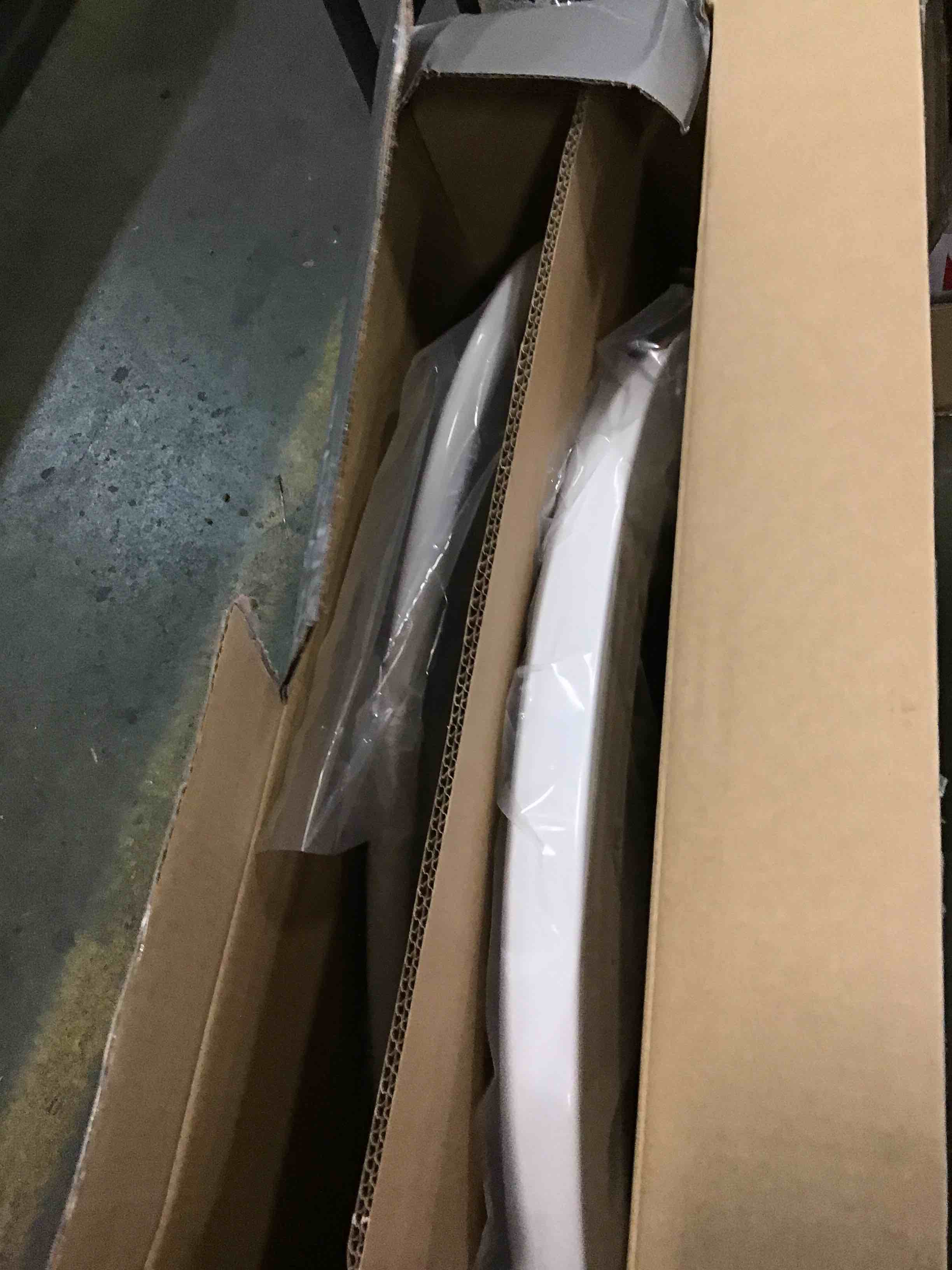 https://s3.amazonaws.com/lotting-images-prod/bidfta/RED6749704_1721827976306.jpeg