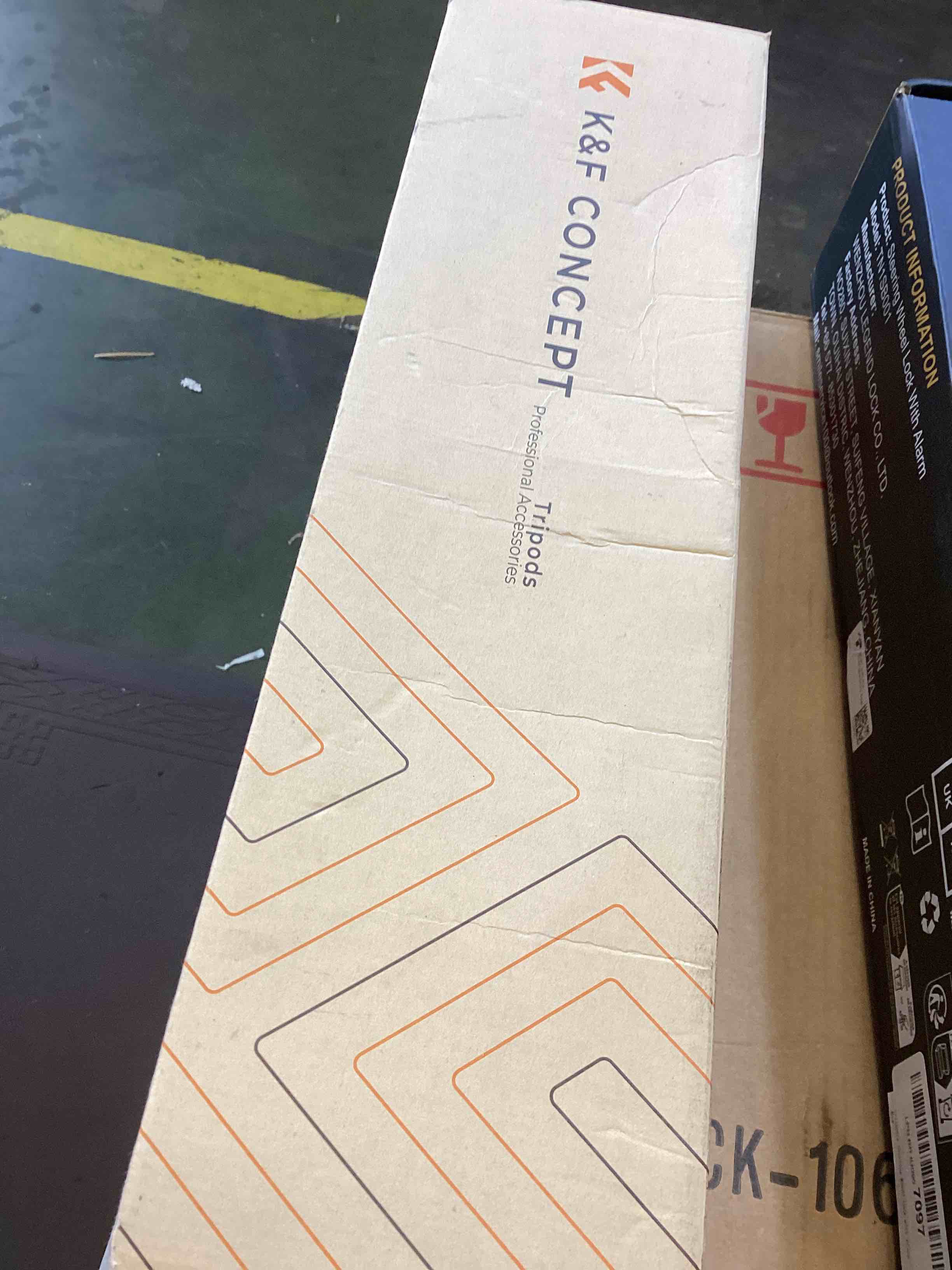 https://s3.amazonaws.com/lotting-images-prod/bidfta/RED6750524_1721243732622.jpeg