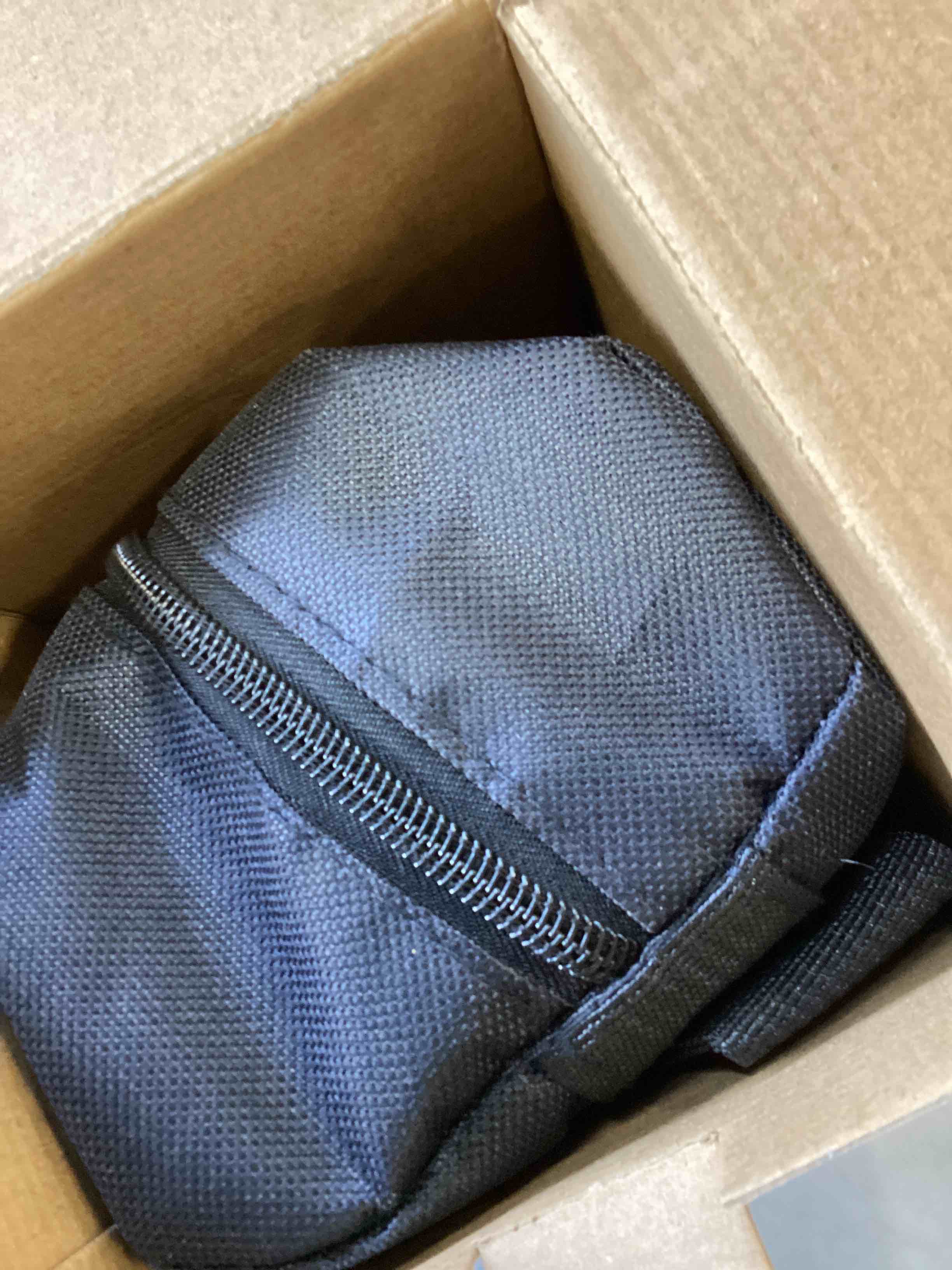 https://s3.amazonaws.com/lotting-images-prod/bidfta/RED6750524_1721243748015.jpeg
