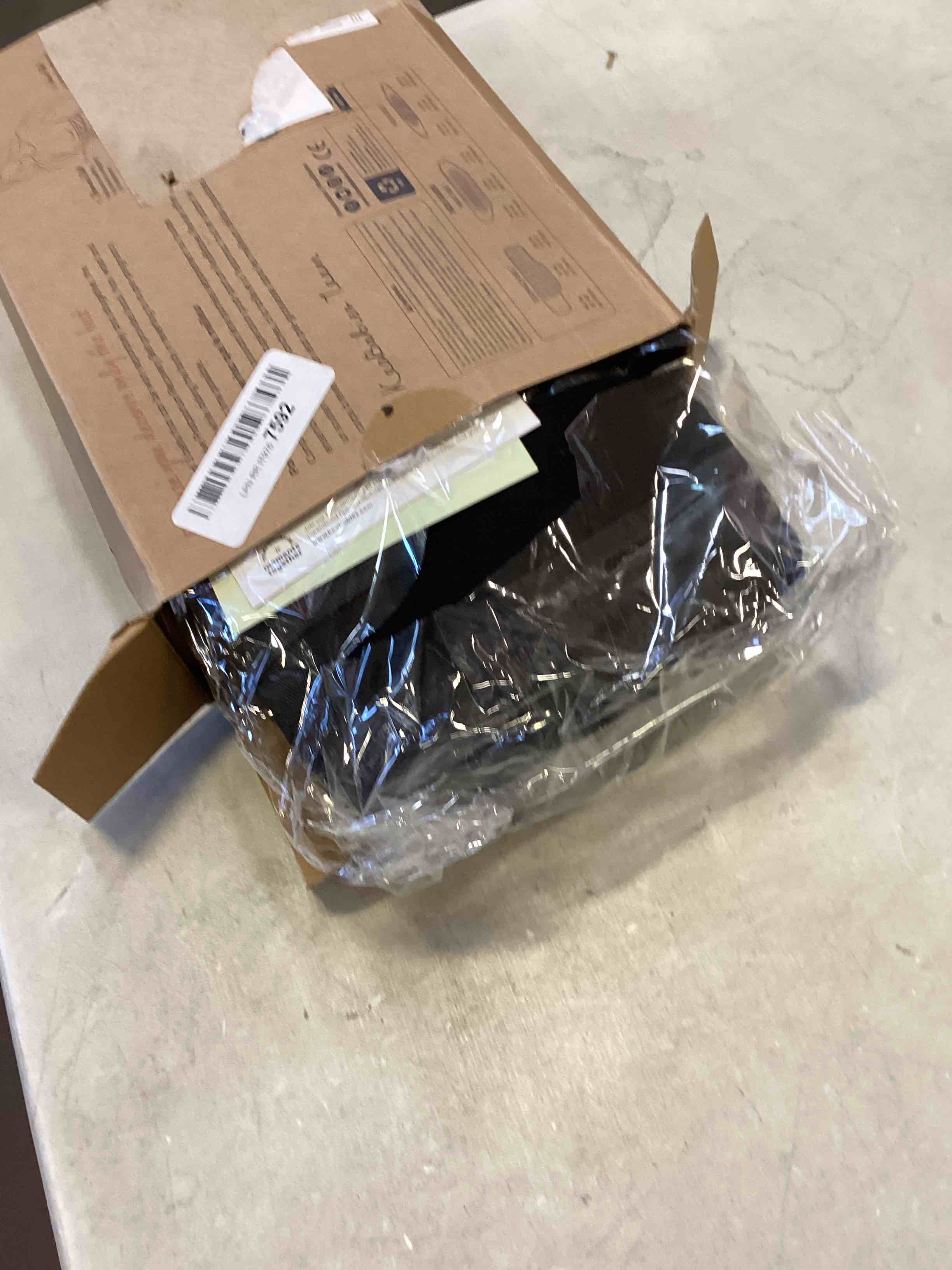 https://s3.amazonaws.com/lotting-images-prod/bidfta/RED6750851_1721391027282.jpeg