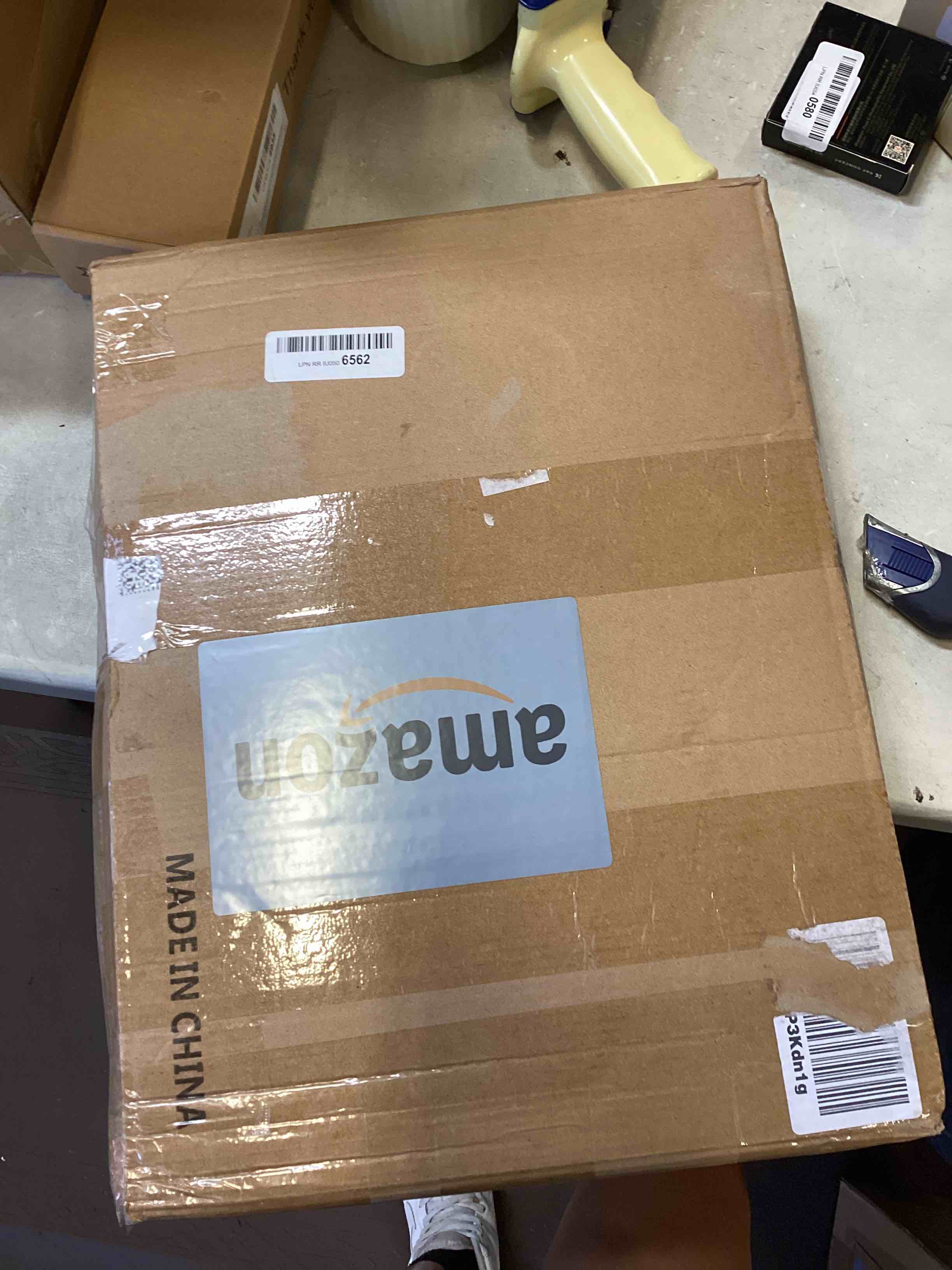 https://s3.amazonaws.com/lotting-images-prod/bidfta/RED6750928_1721399445662.jpeg