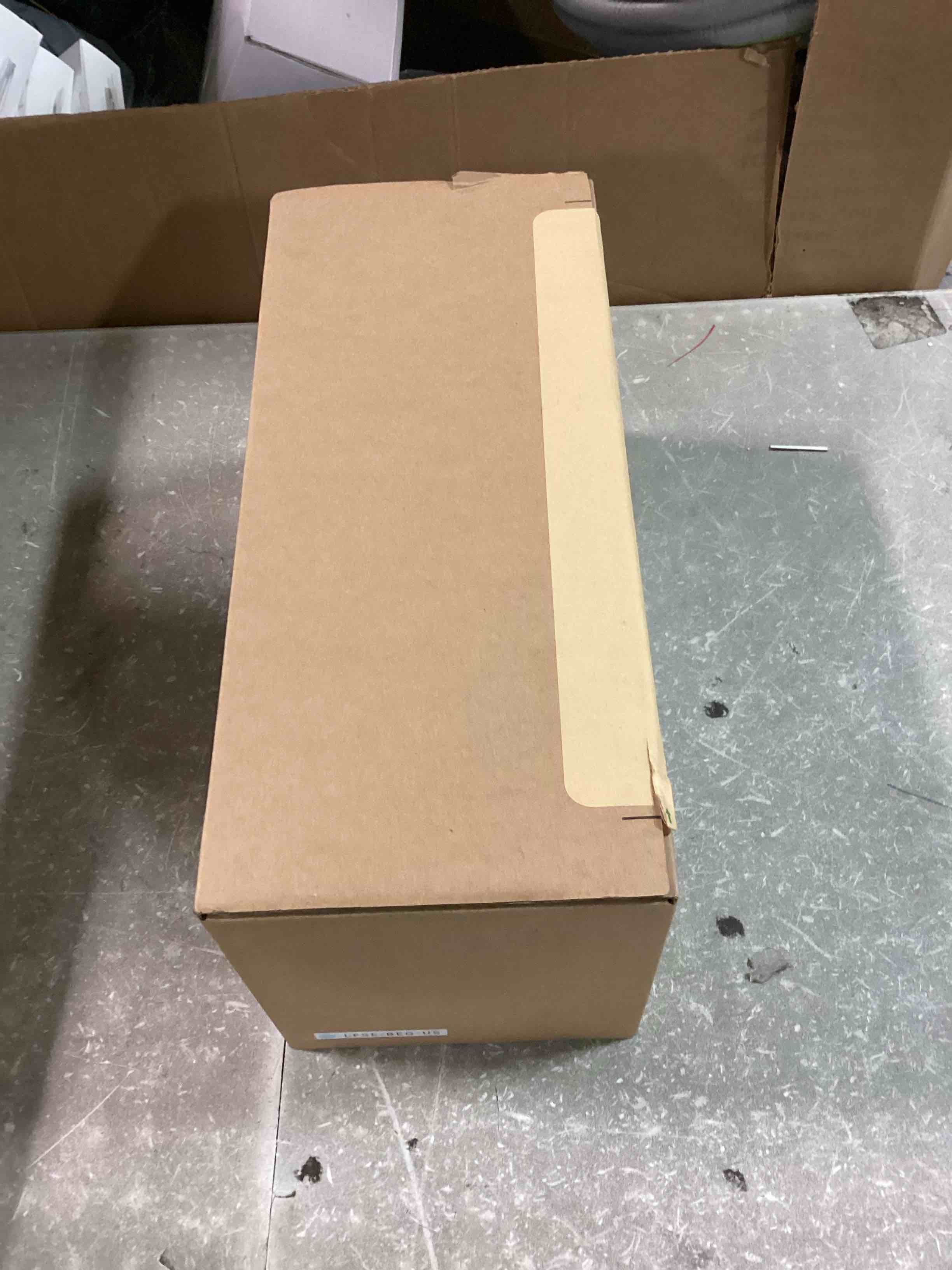 https://s3.amazonaws.com/lotting-images-prod/bidfta/RED6754000_1723042779999.jpeg
