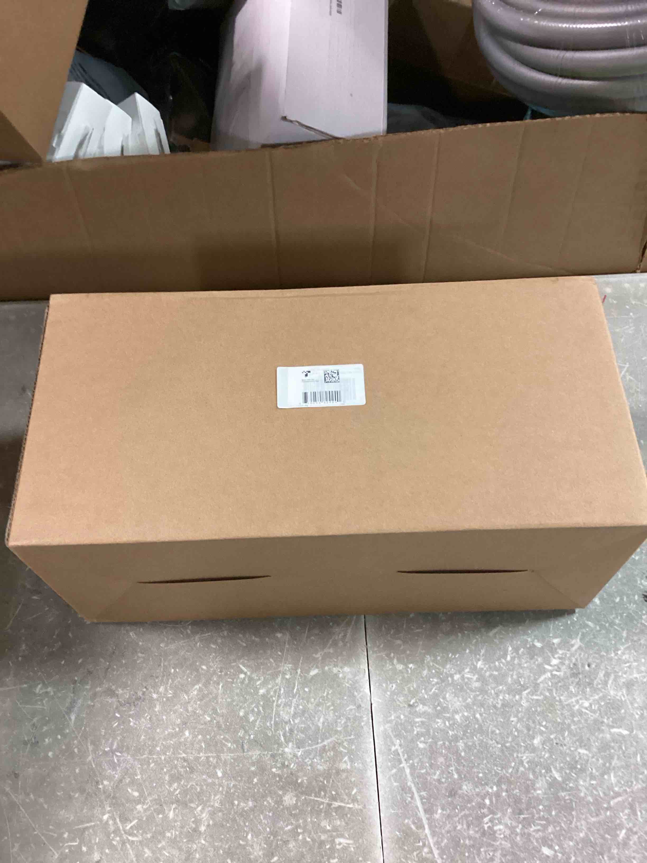 https://s3.amazonaws.com/lotting-images-prod/bidfta/RED6754010_1723043333508.jpeg