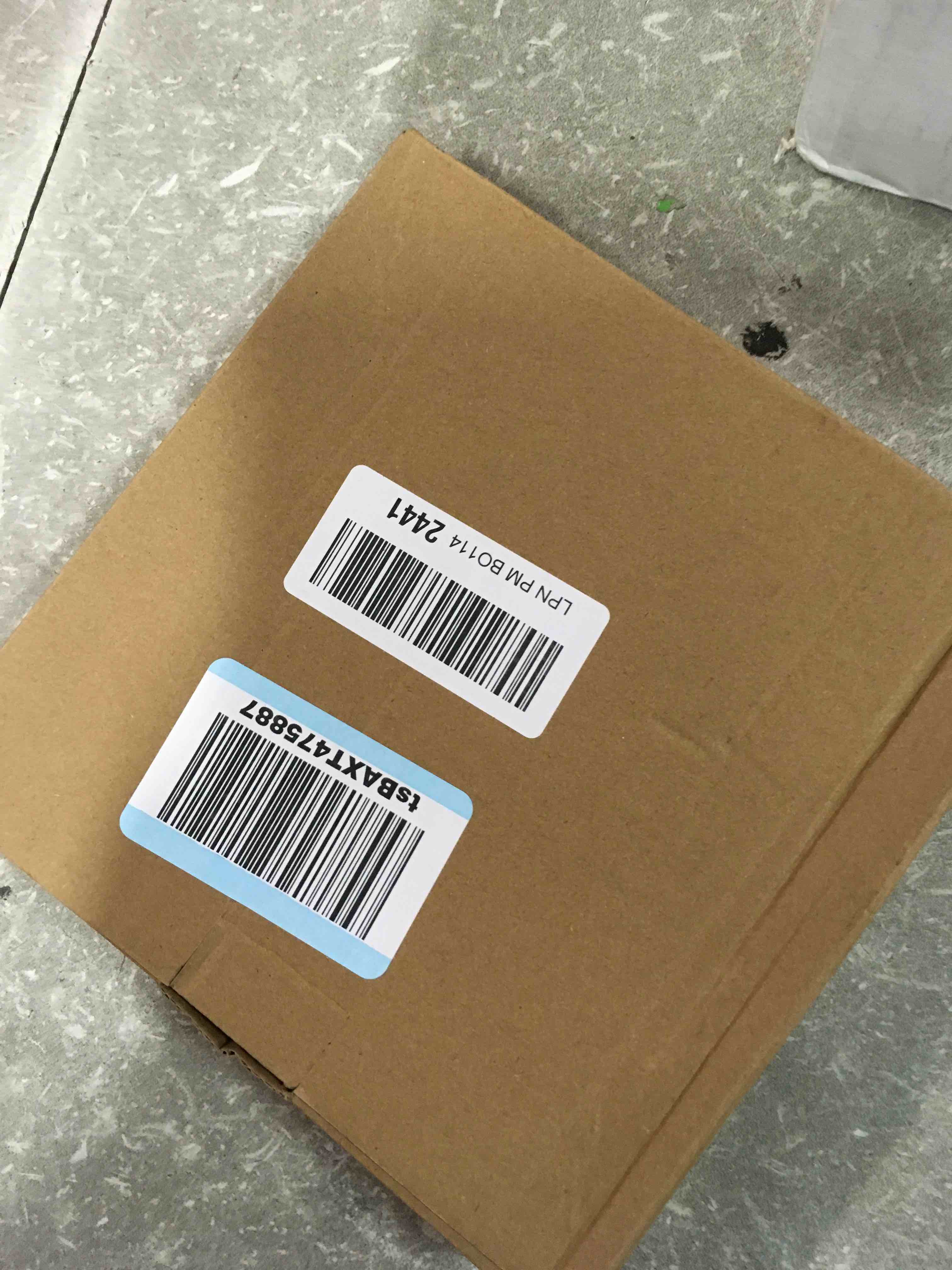 https://s3.amazonaws.com/lotting-images-prod/bidfta/RED6754875_1724674463974.jpeg