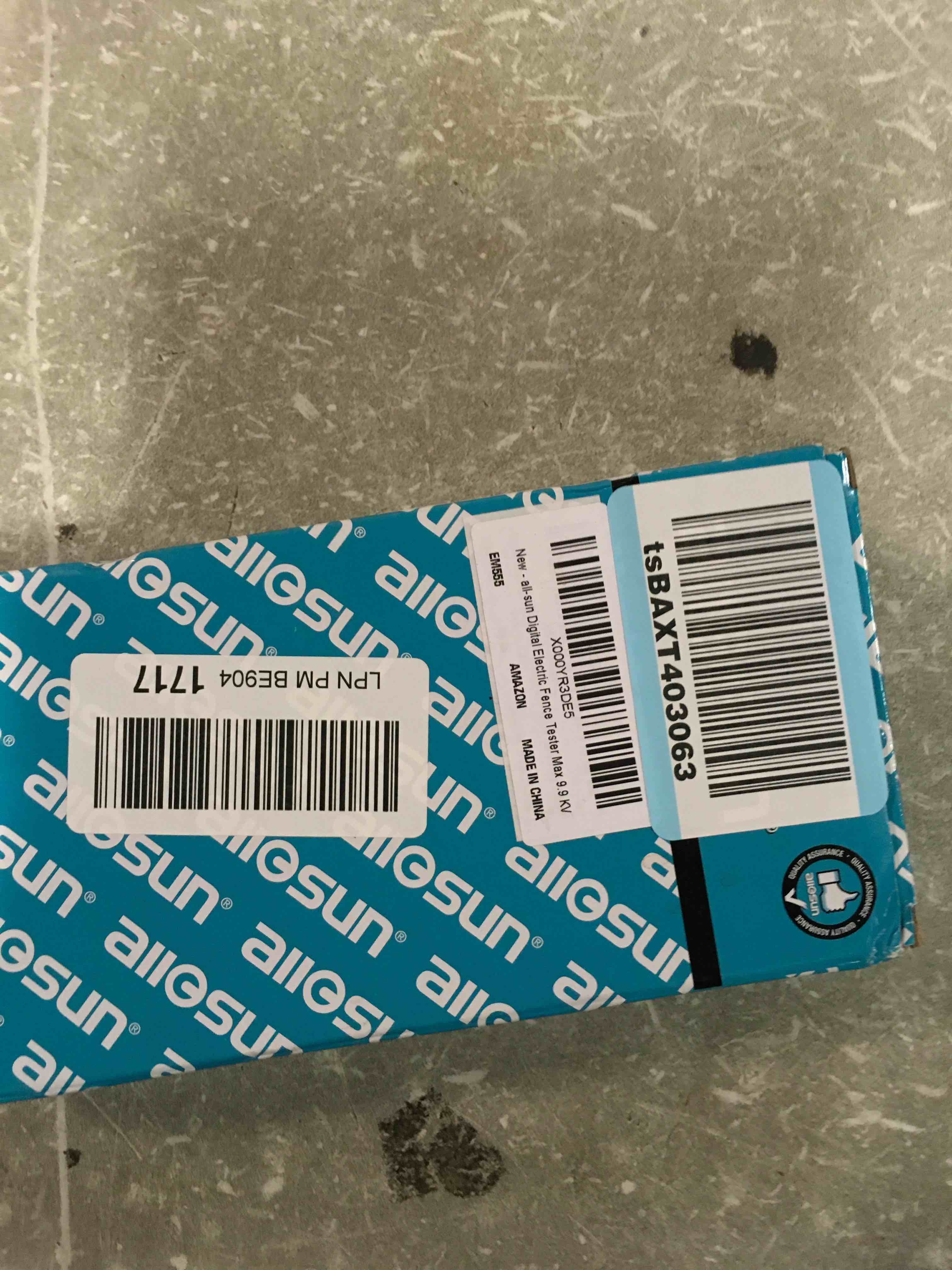 https://s3.amazonaws.com/lotting-images-prod/bidfta/RED6754878_1724674683847.jpeg
