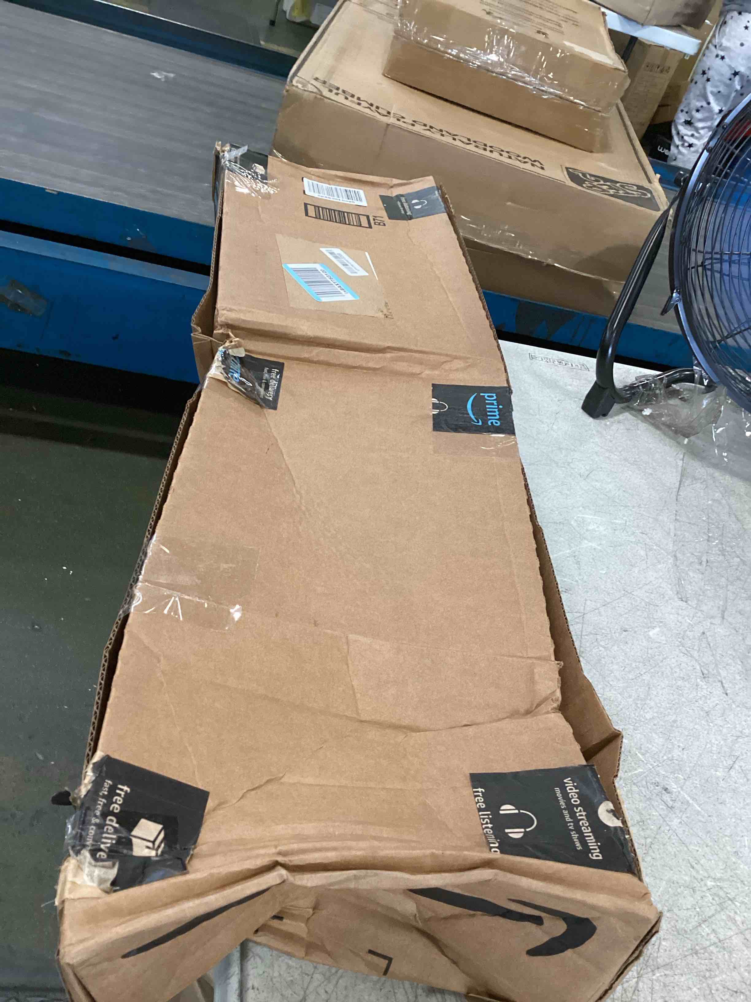 https://s3.amazonaws.com/lotting-images-prod/bidfta/RED6757306_1723152914559.jpeg