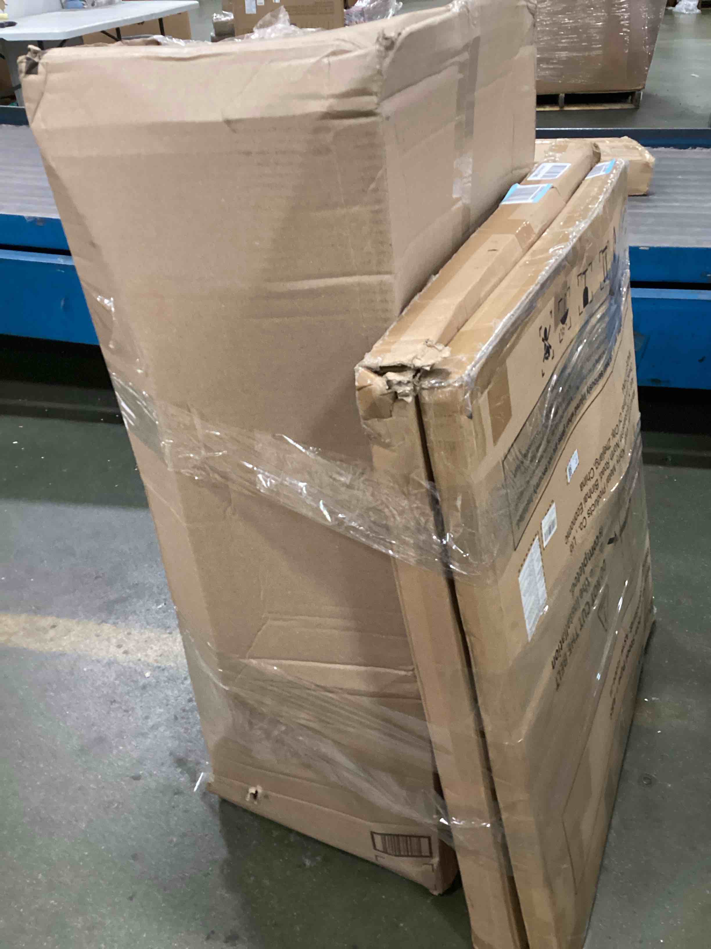 https://s3.amazonaws.com/lotting-images-prod/bidfta/RED6757379_1723165062582.jpeg