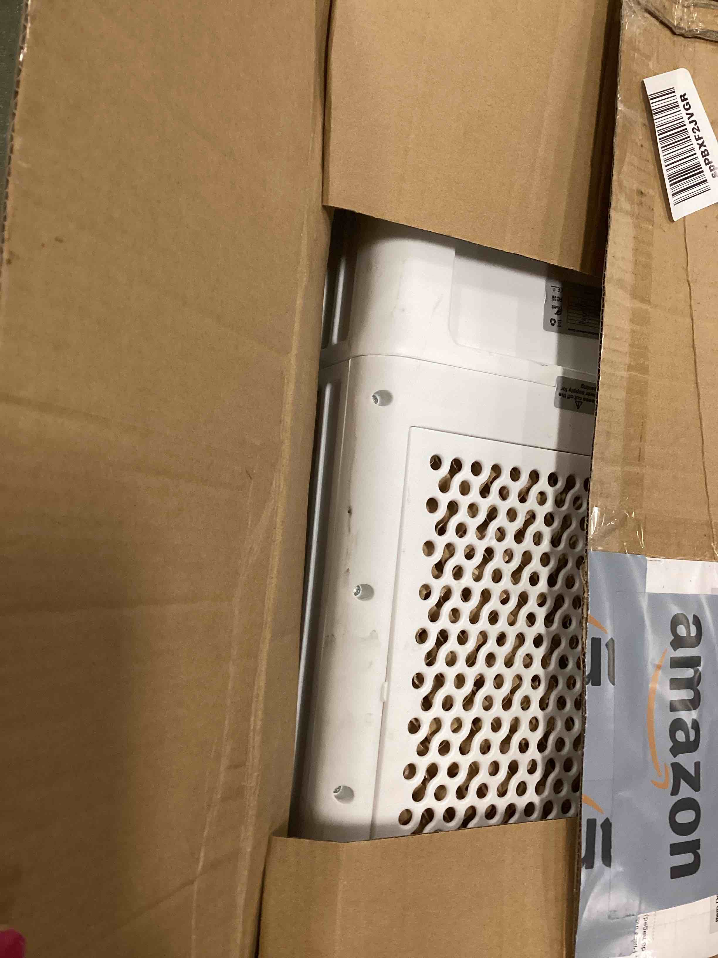 https://s3.amazonaws.com/lotting-images-prod/bidfta/RED6757649_1723265482561.jpeg