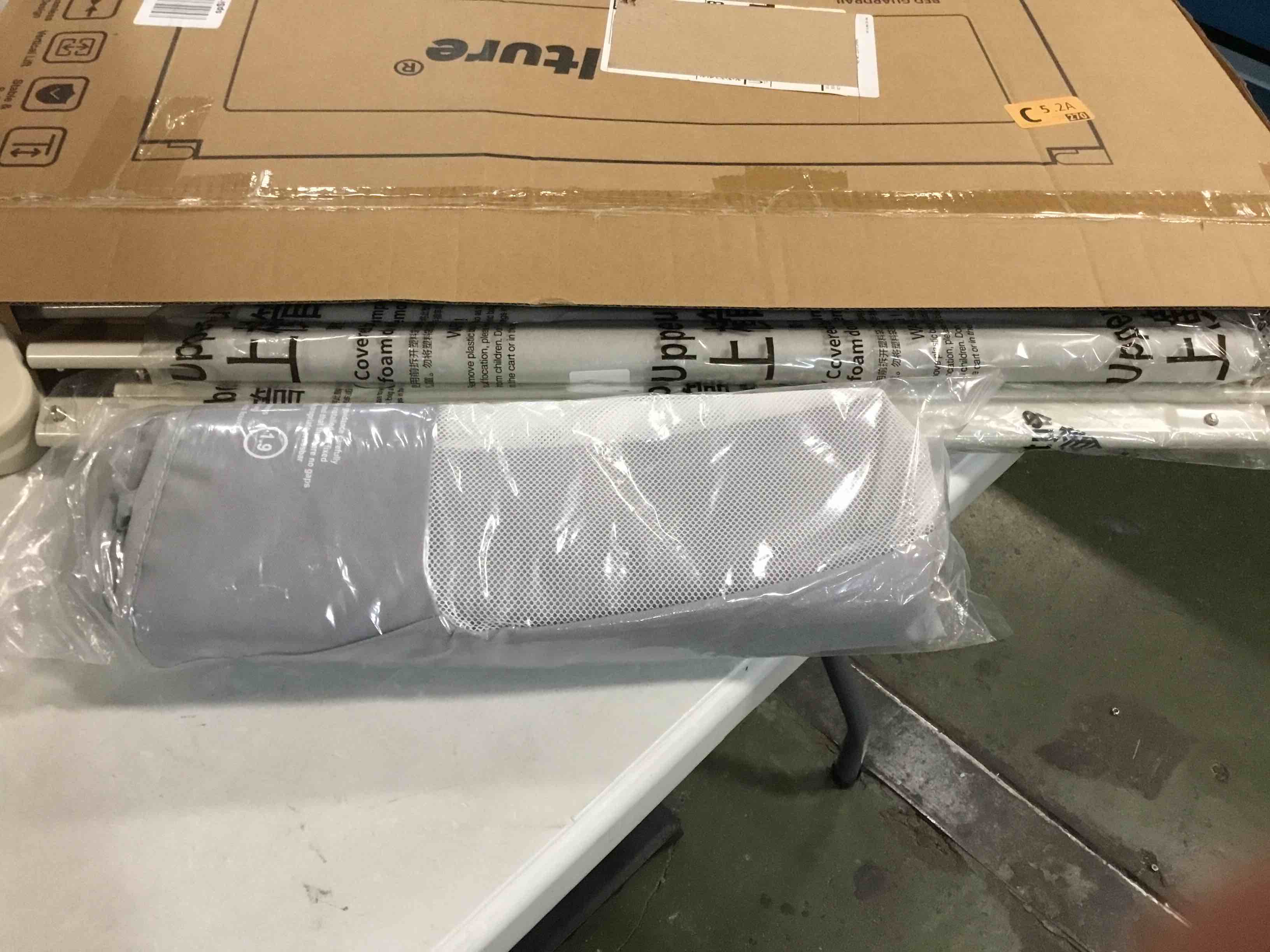 https://s3.amazonaws.com/lotting-images-prod/bidfta/RED6758129_1722657483936.jpeg