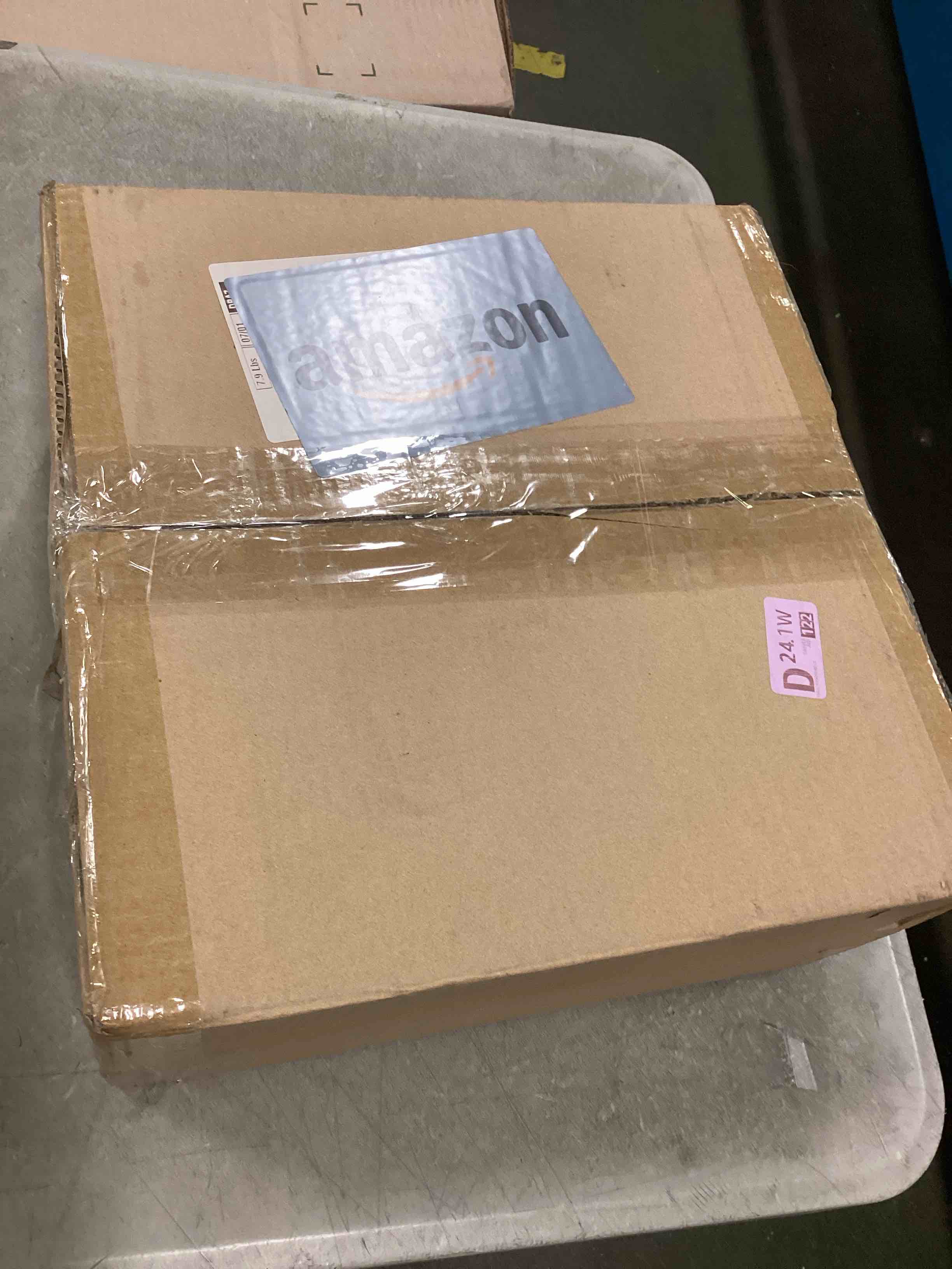 https://s3.amazonaws.com/lotting-images-prod/bidfta/RED6758340_1722399515295.jpeg