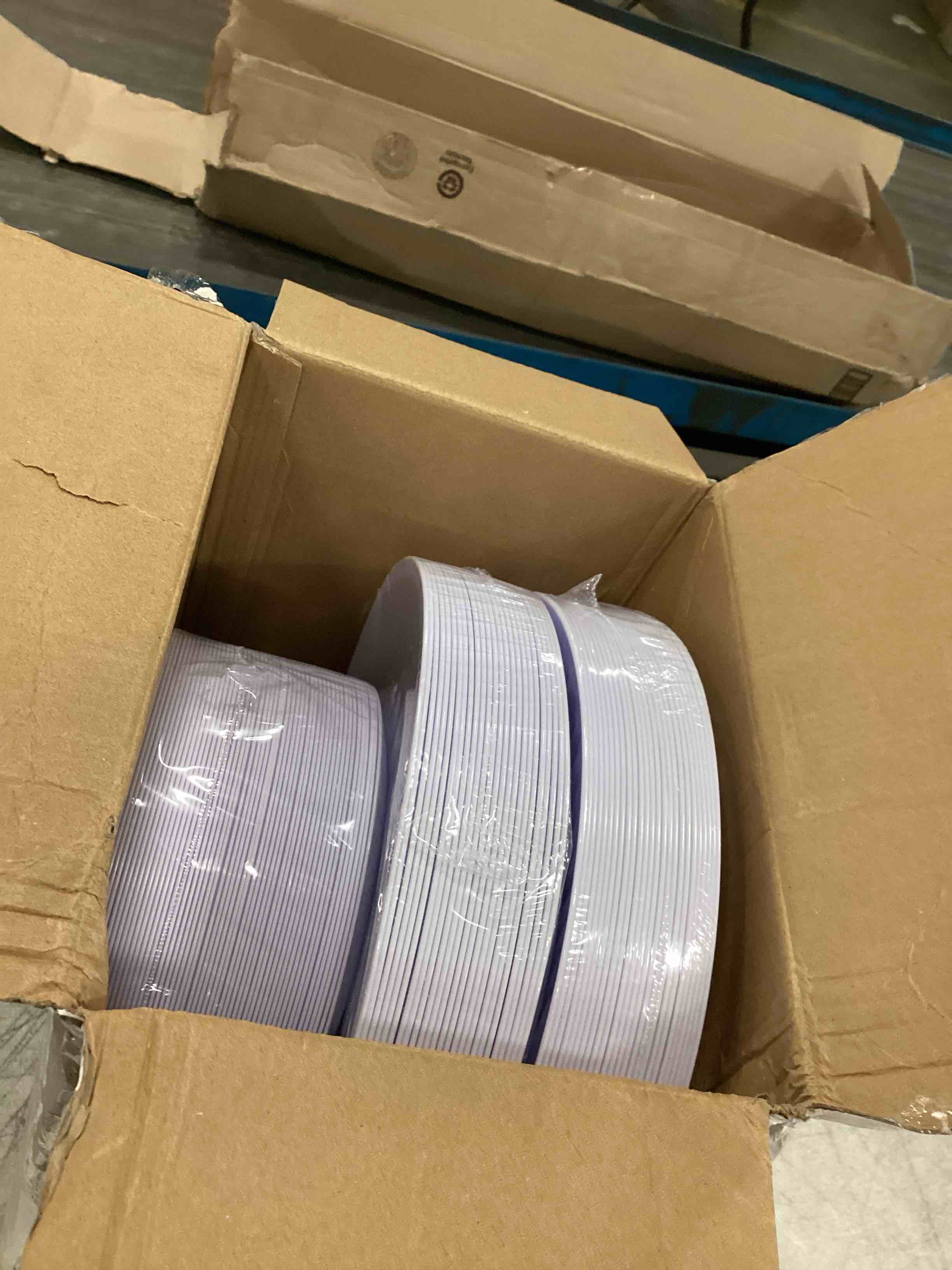 https://s3.amazonaws.com/lotting-images-prod/bidfta/RED6758491_1722401577824.jpeg