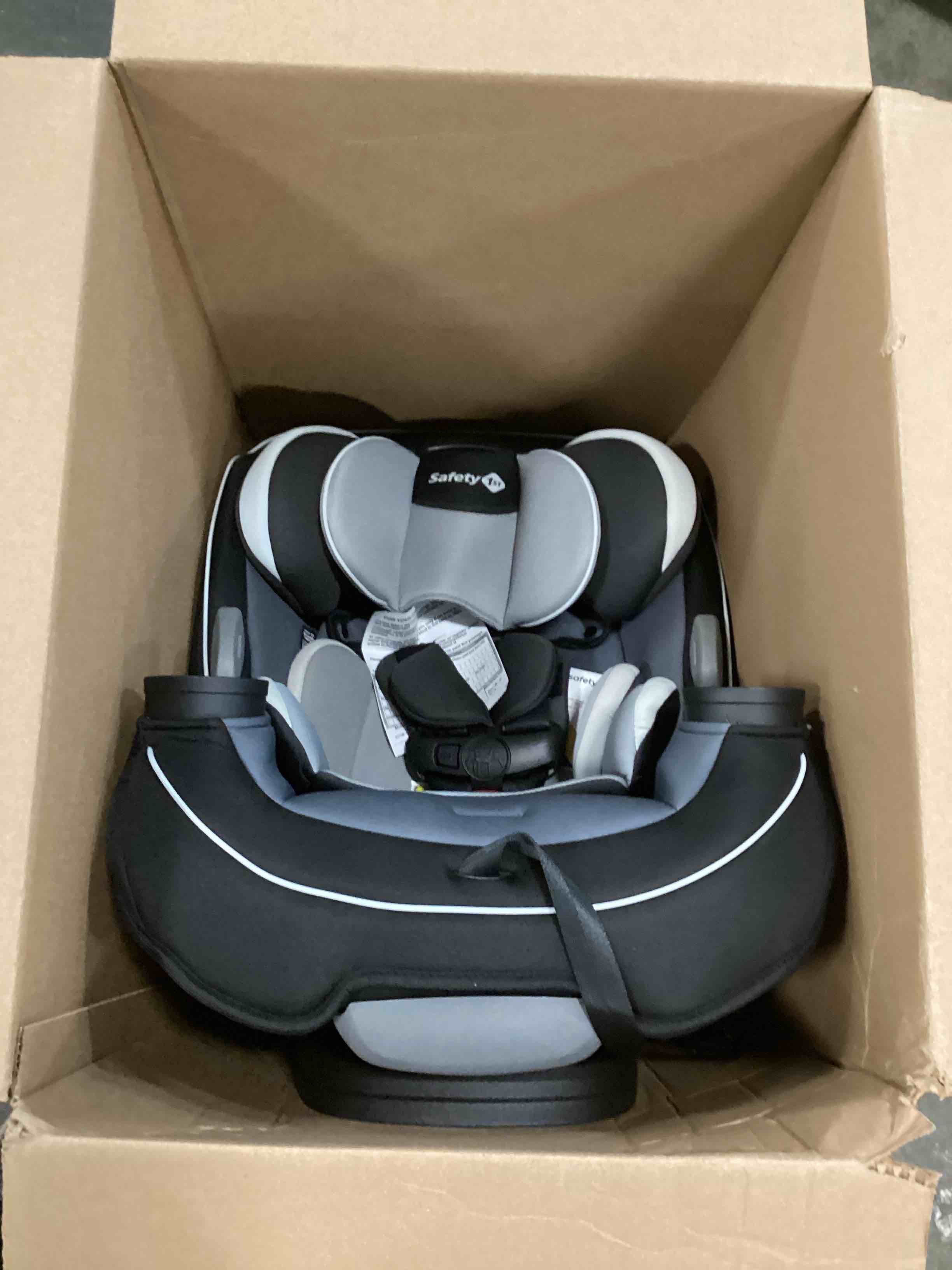 https://s3.amazonaws.com/lotting-images-prod/bidfta/RED6758582_1722386943817.jpeg