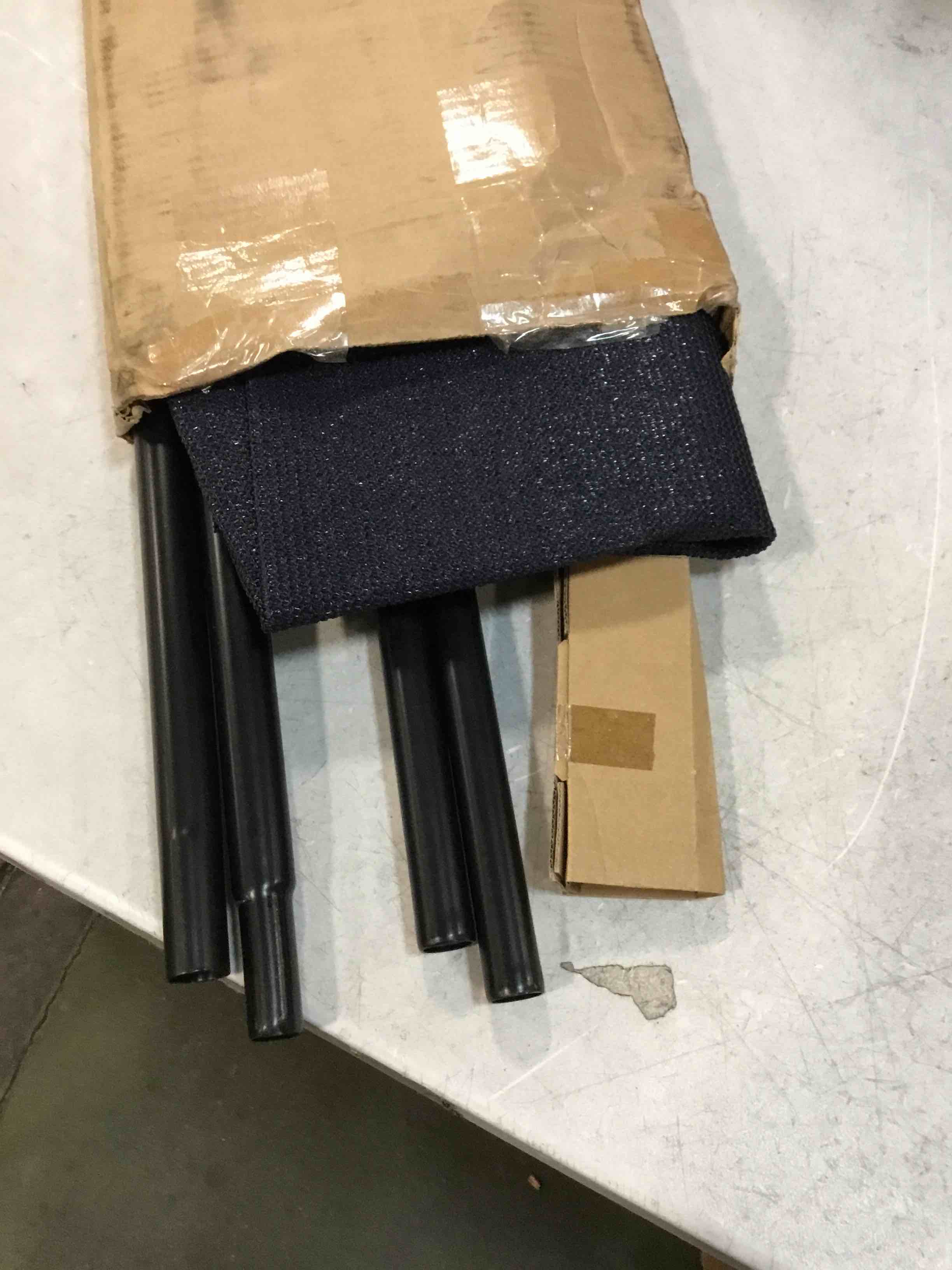 https://s3.amazonaws.com/lotting-images-prod/bidfta/RED6759069_1722391174631.jpeg